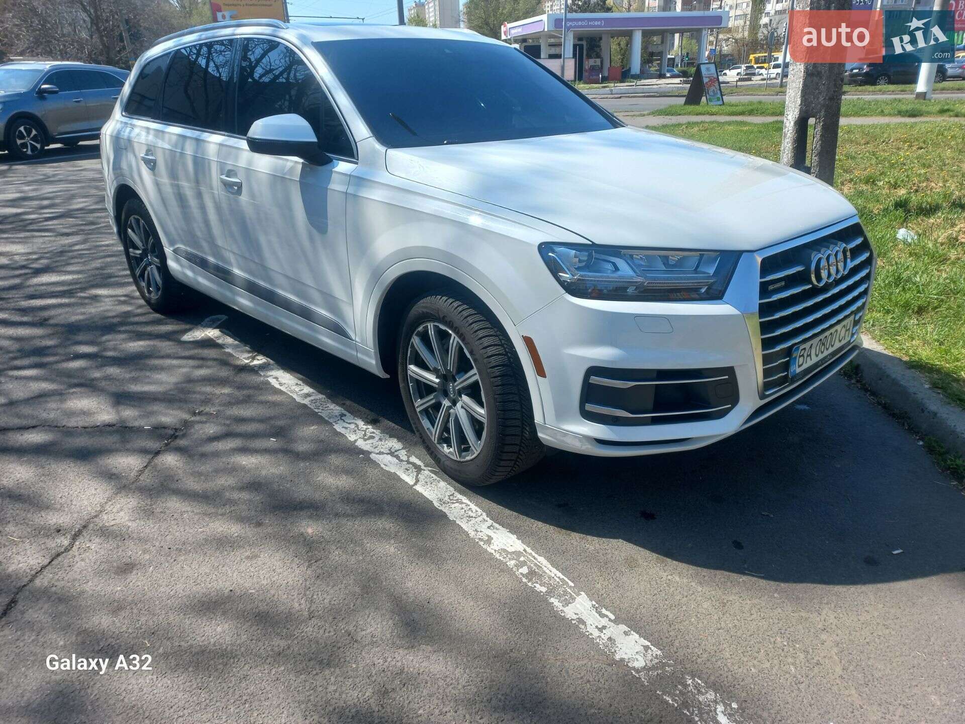 Головне фото звіту автомобіля AUDI Q7 2017