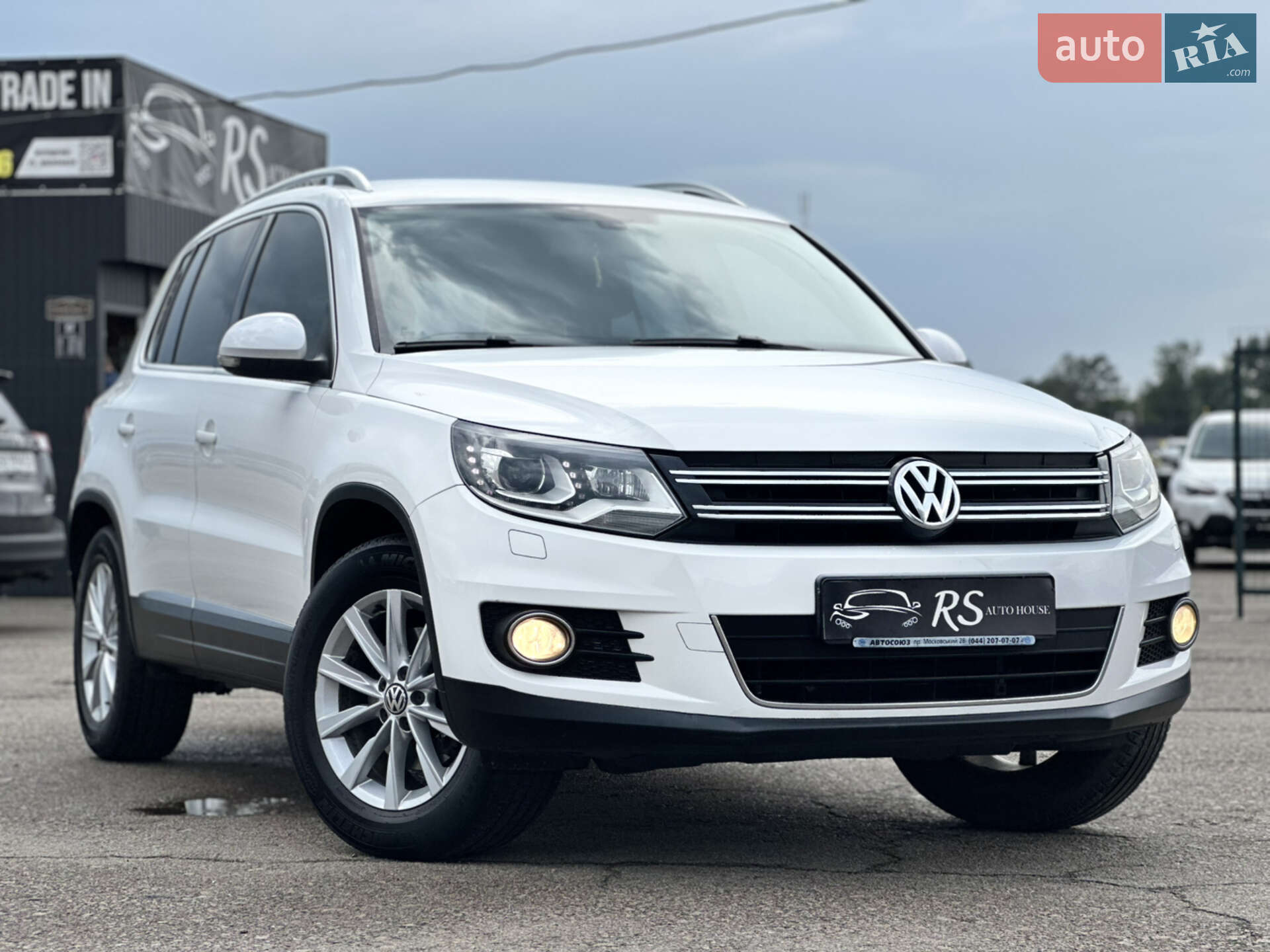 VOLKSWAGEN TIGUAN 2011