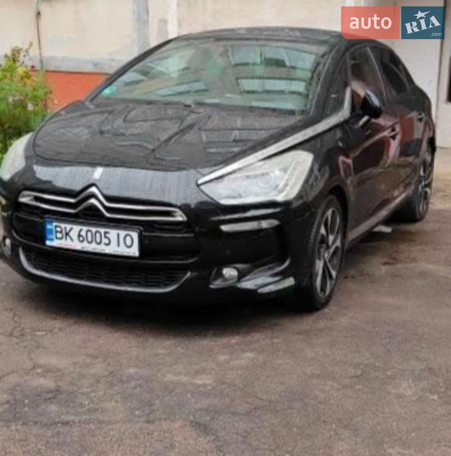 Головне фото звіту автомобіля CITROEN DS5 2012