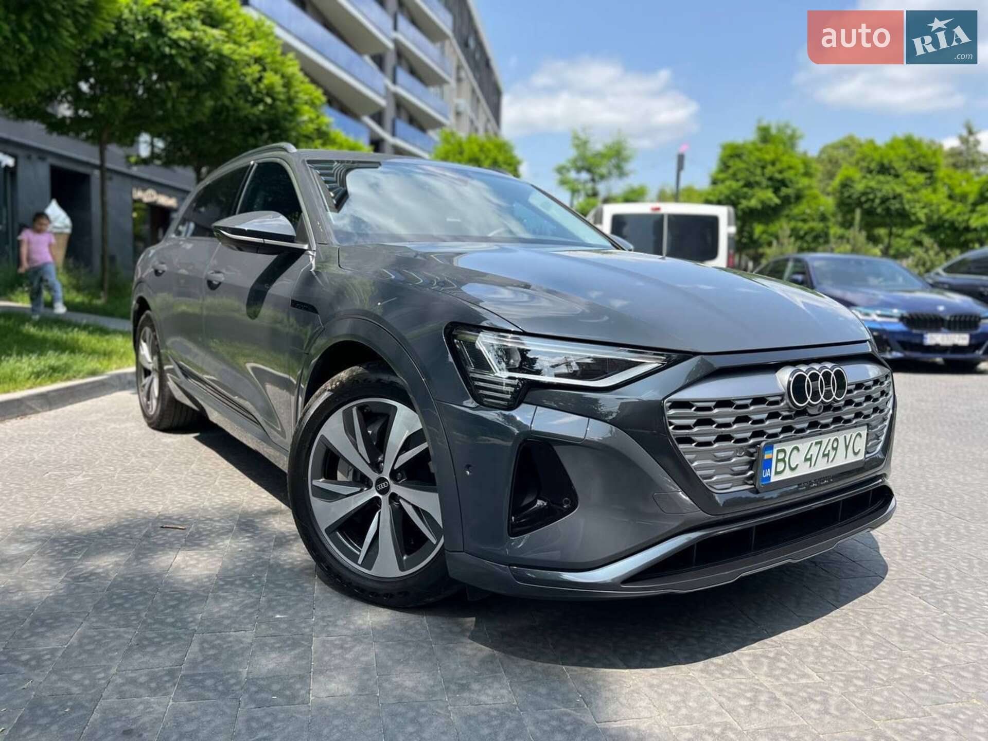 Головне фото звіту автомобіля AUDI Q8 E-TRON 2024