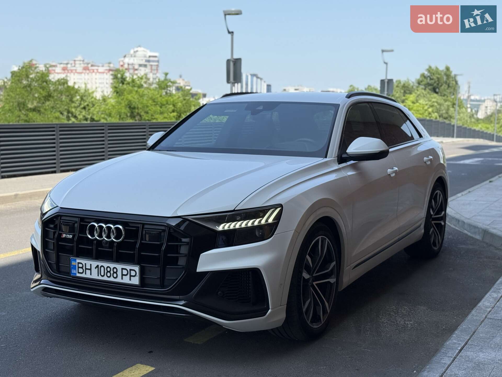 Головне фото звіту автомобіля AUDI SQ8 2021