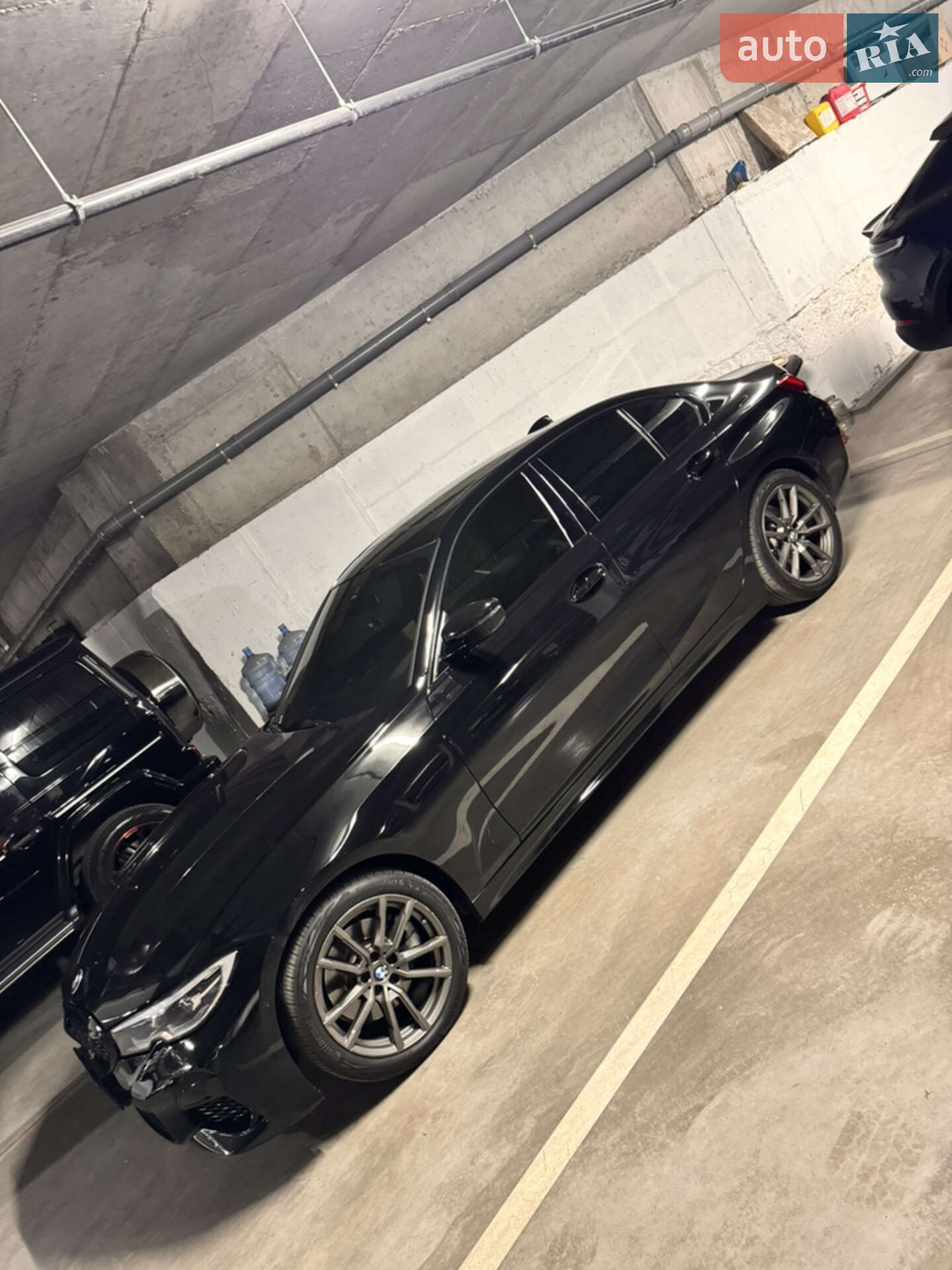 Головне фото звіту автомобіля BMW 330I 2019