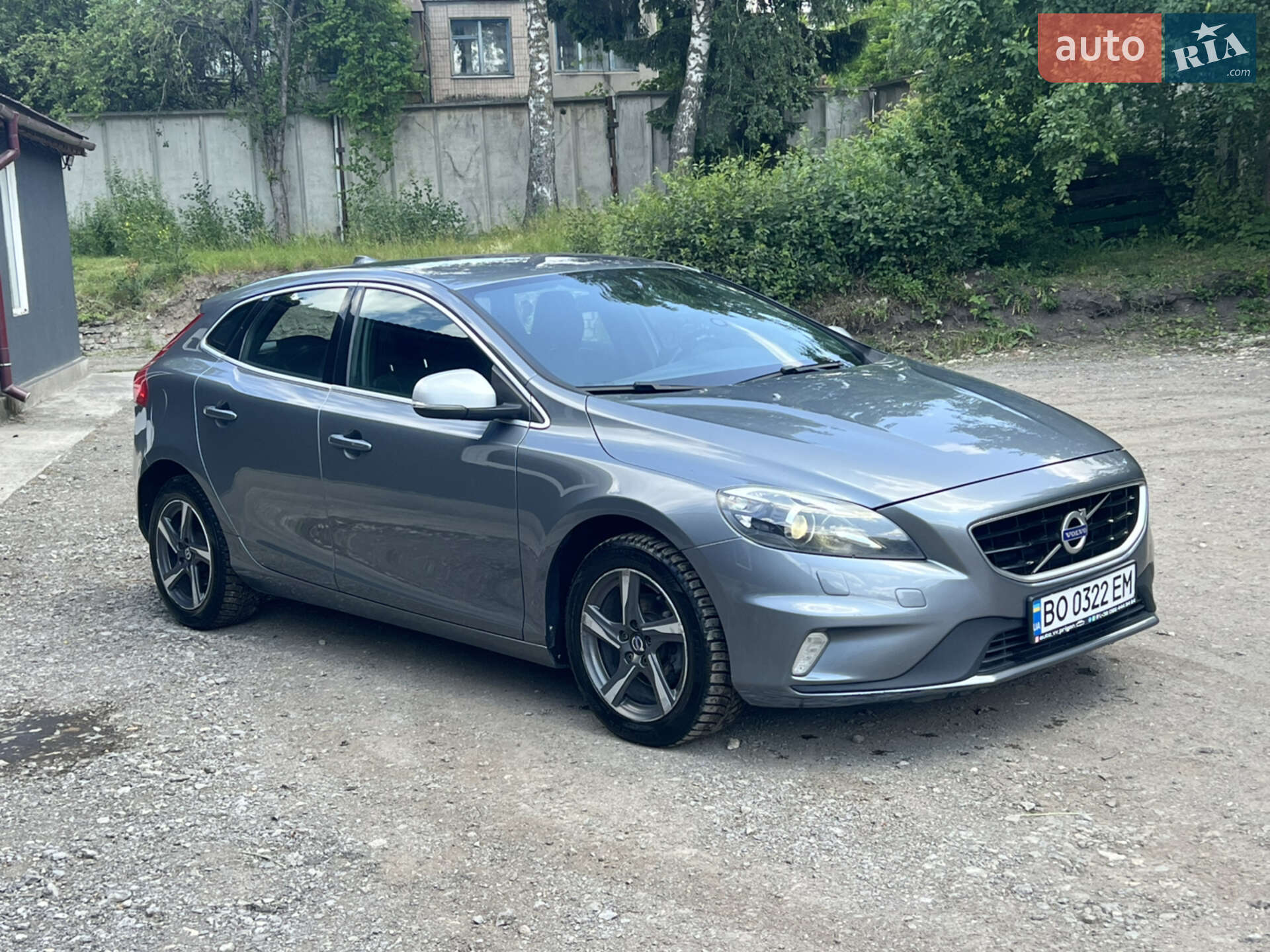 VOLVO V40 2015