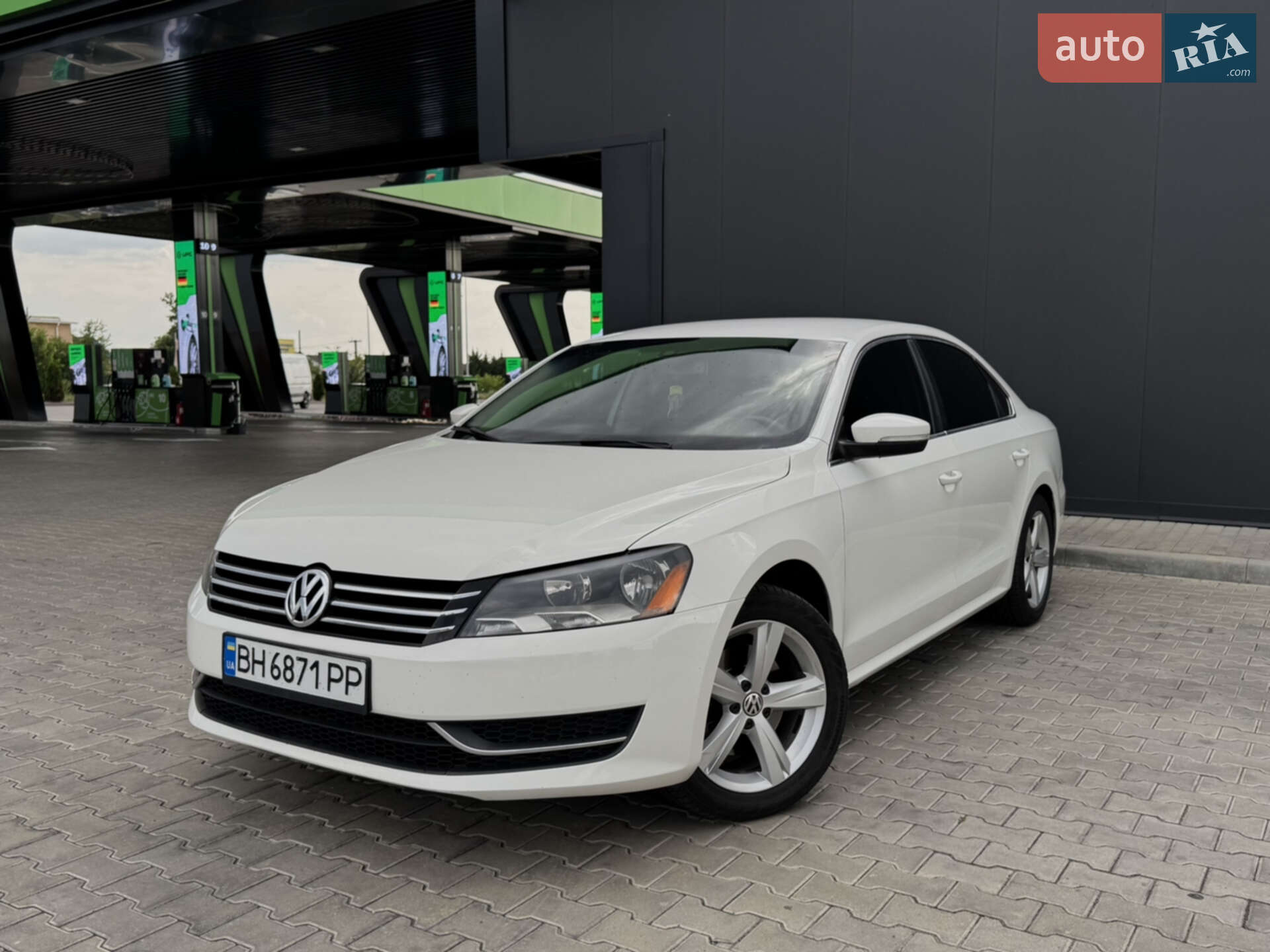 VOLKSWAGEN PASSAT 2014