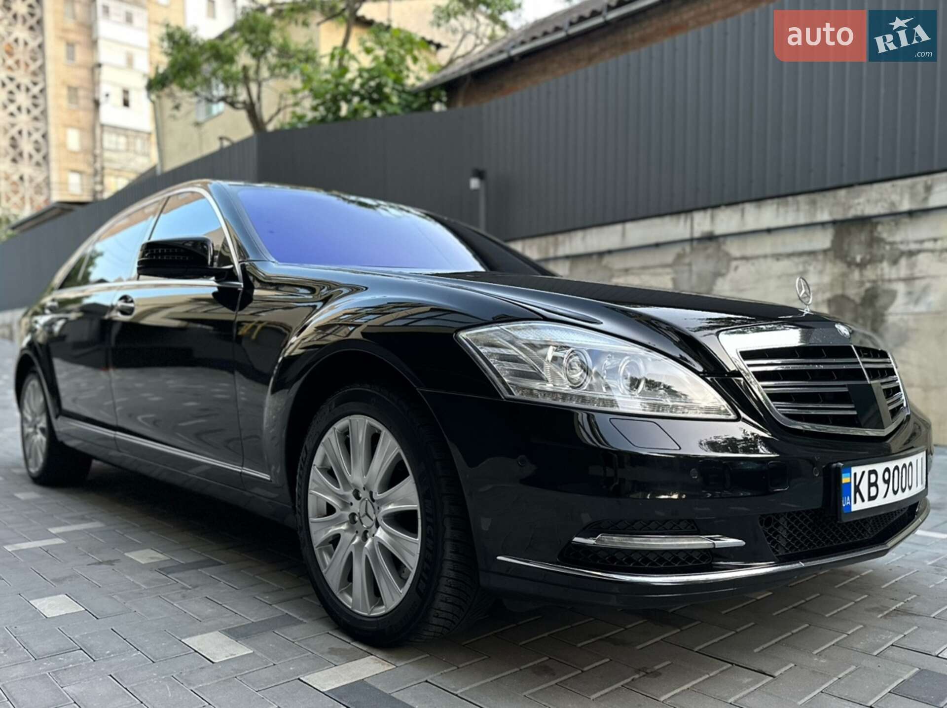 Головне фото звіту автомобіля MERCEDES-BENZ S 500 2012