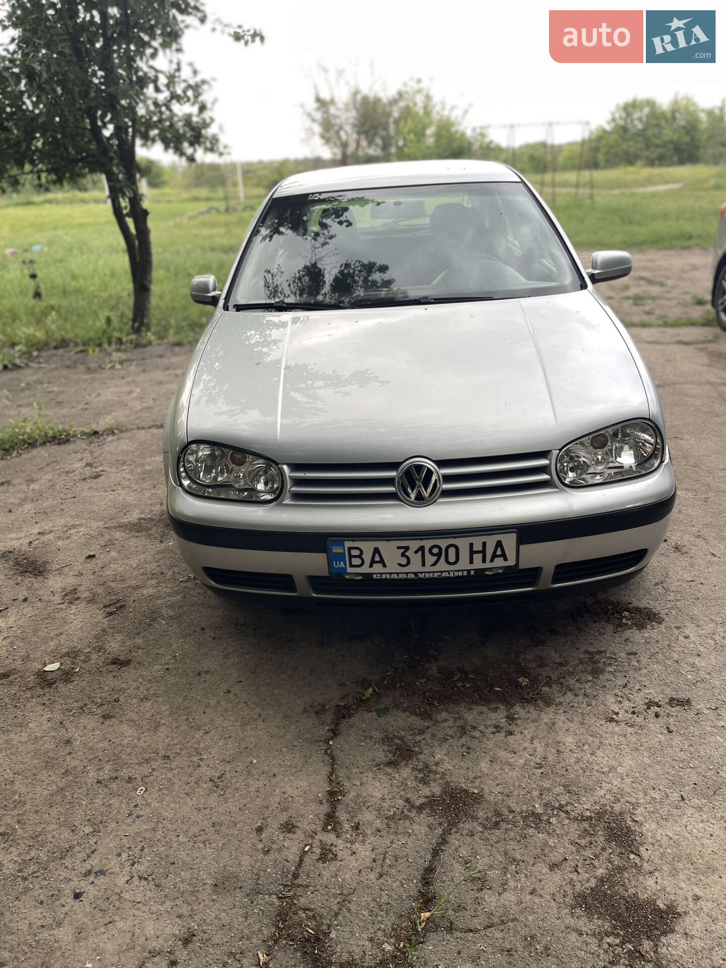 VOLKSWAGEN GOLF 2003