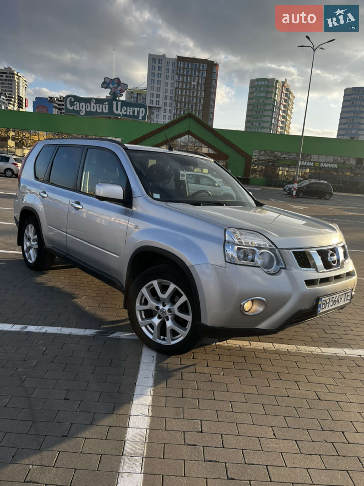 NISSAN X-TRAIL 2012