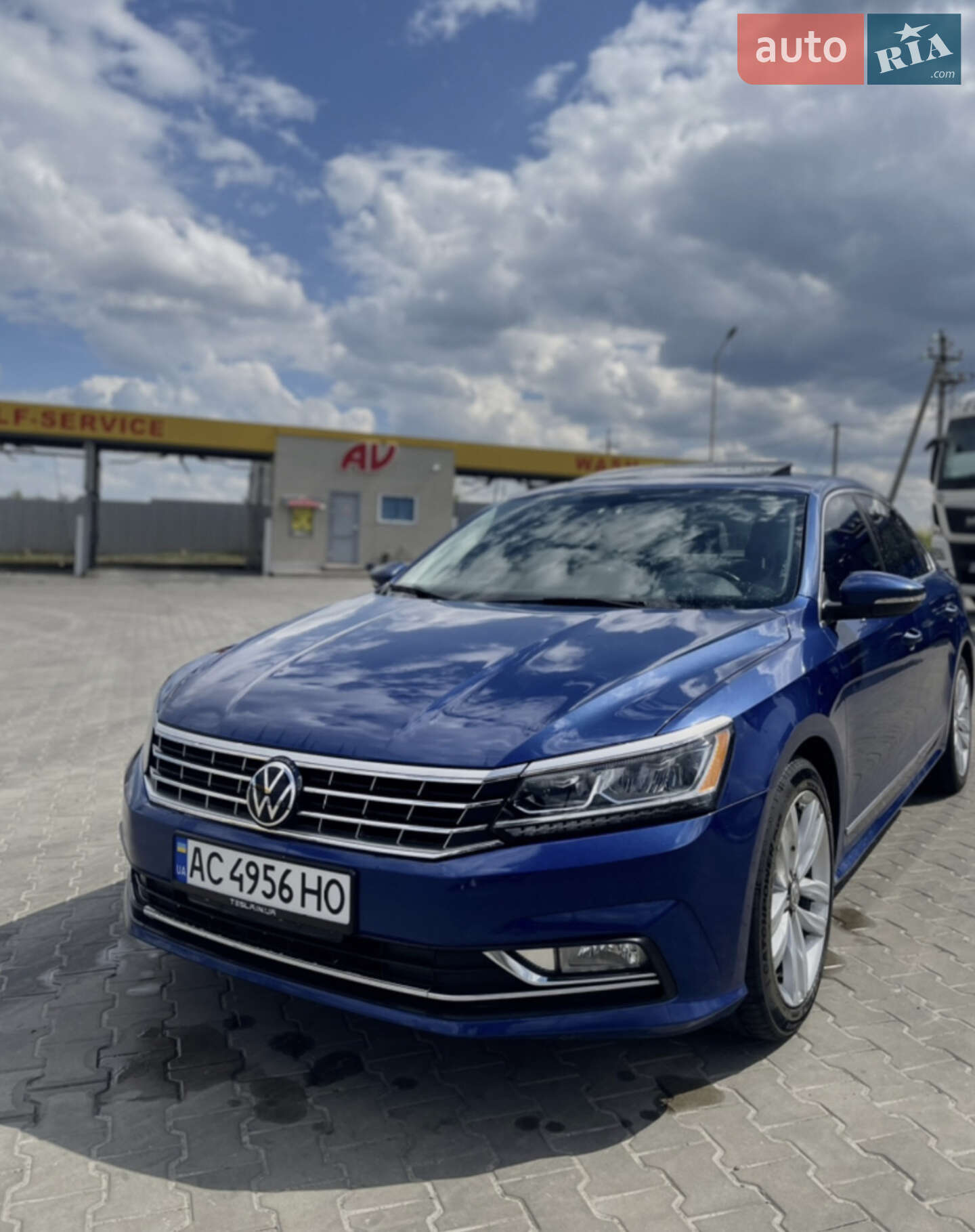 VOLKSWAGEN PASSAT 2016
