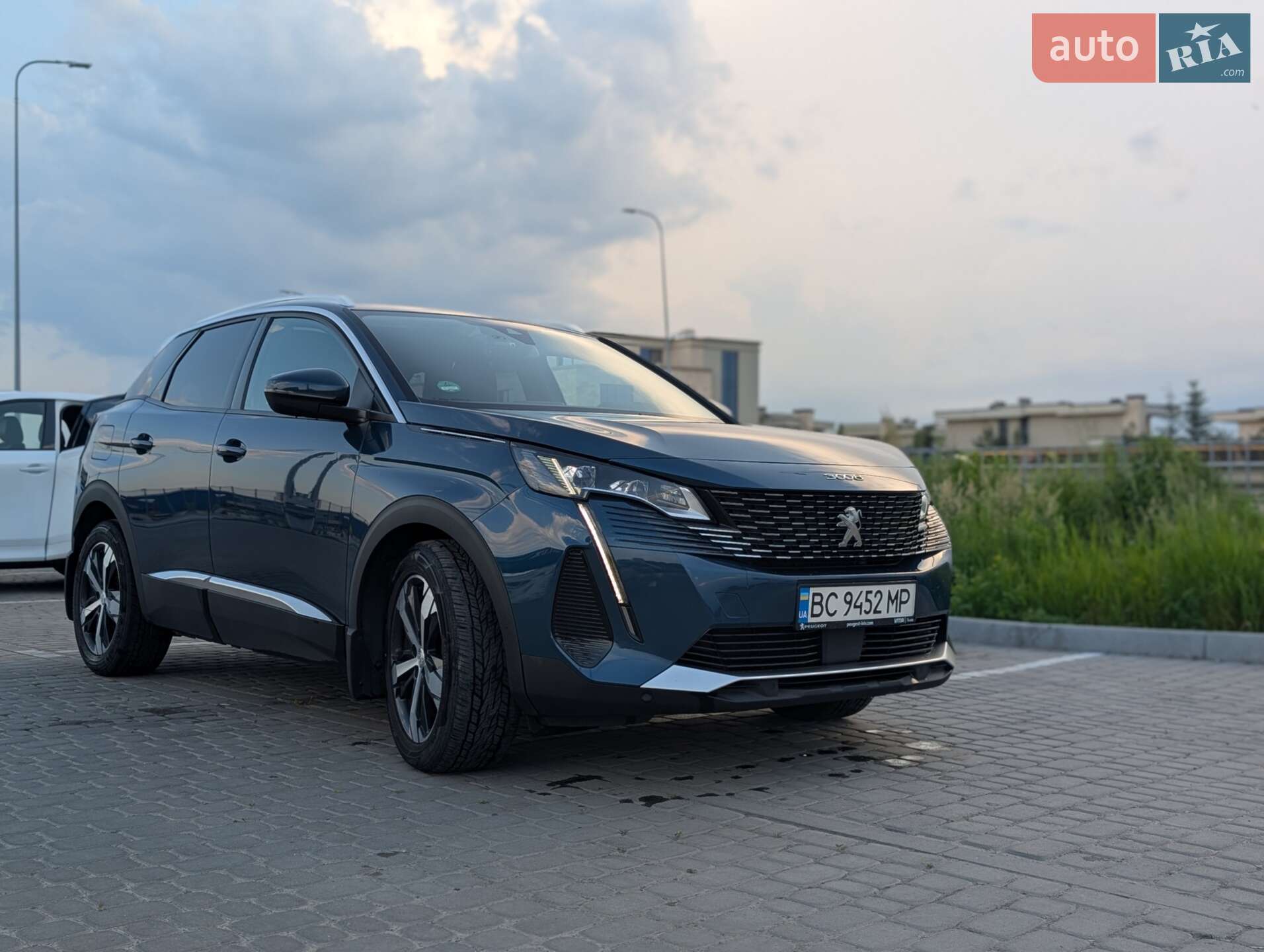 Головне фото звіту автомобіля PEUGEOT 3008 2021