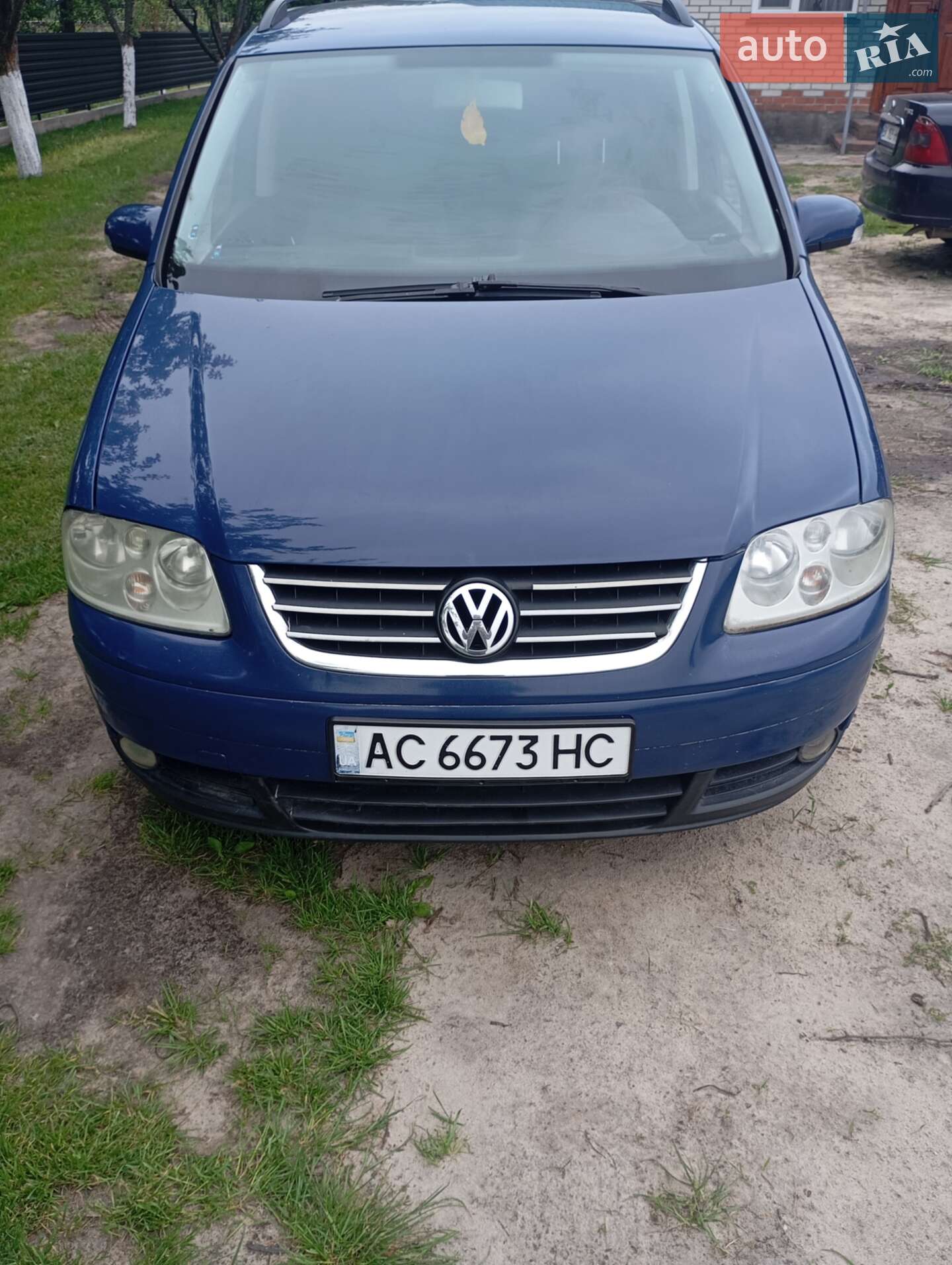 VOLKSWAGEN TOURAN 2004