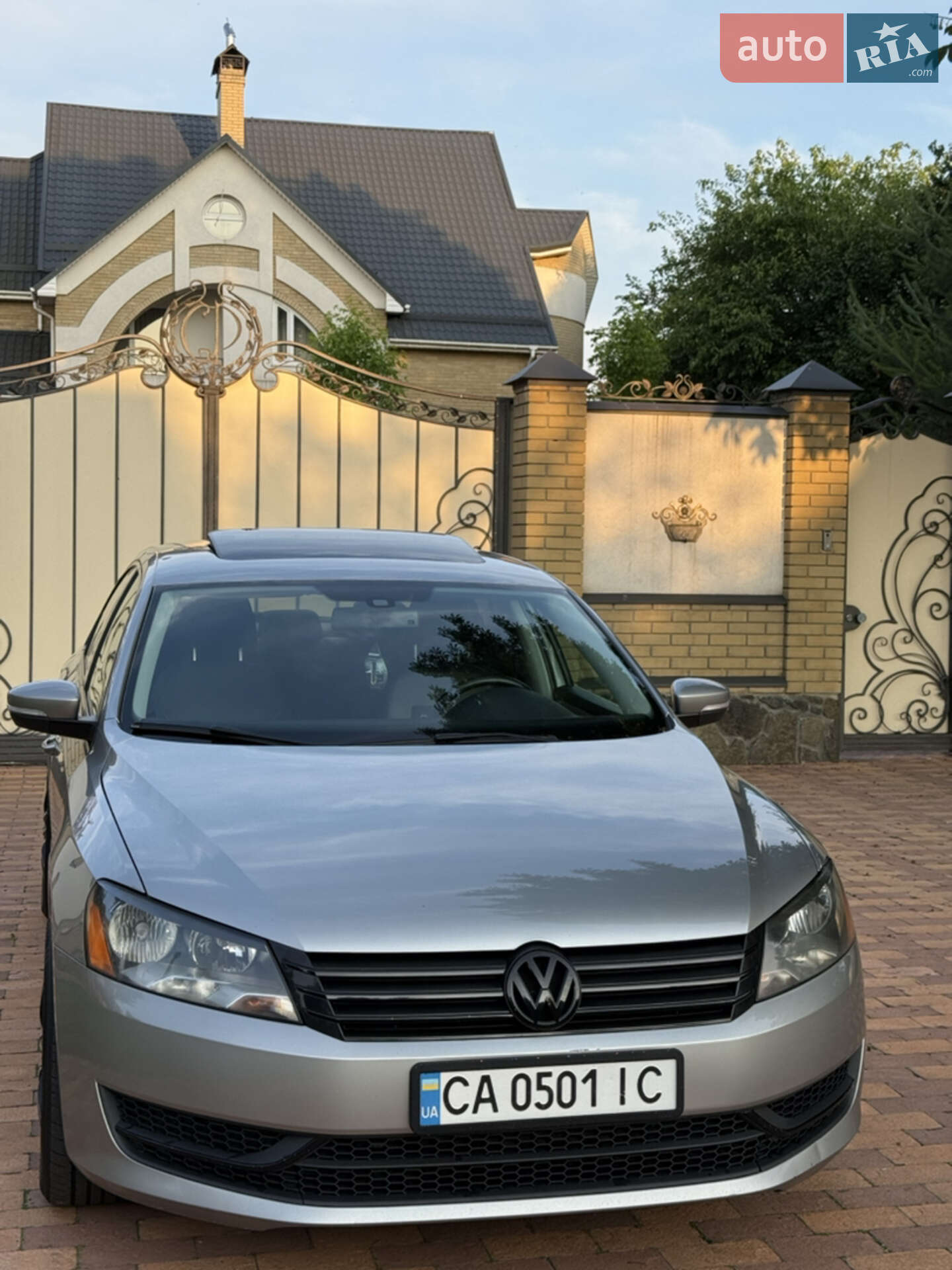 VOLKSWAGEN PASSAT 2012