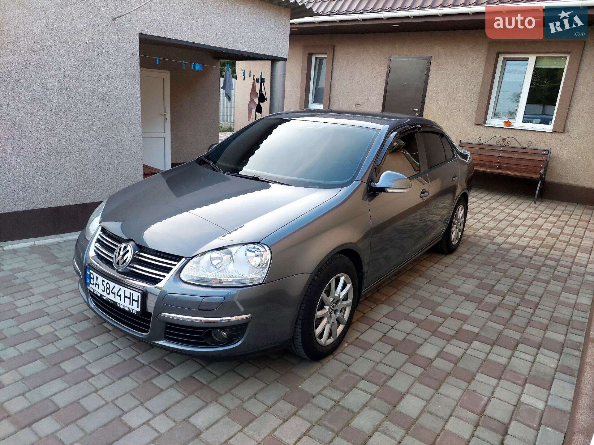 VOLKSWAGEN JETTA