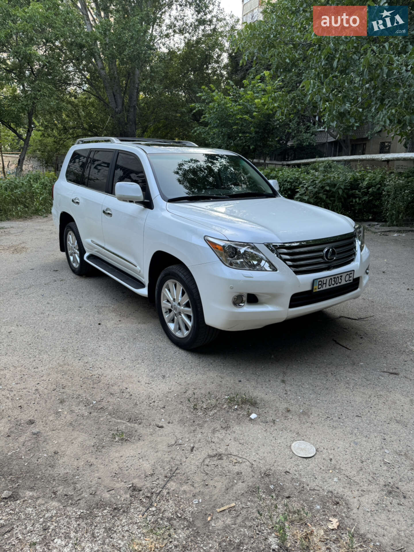 Головне фото звіту автомобіля LEXUS LX 570 2008