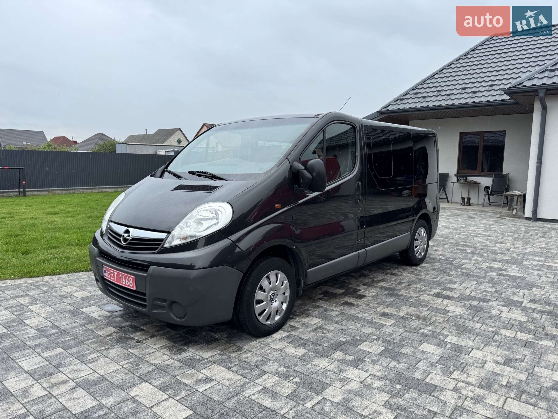 OPEL VIVARO 2011