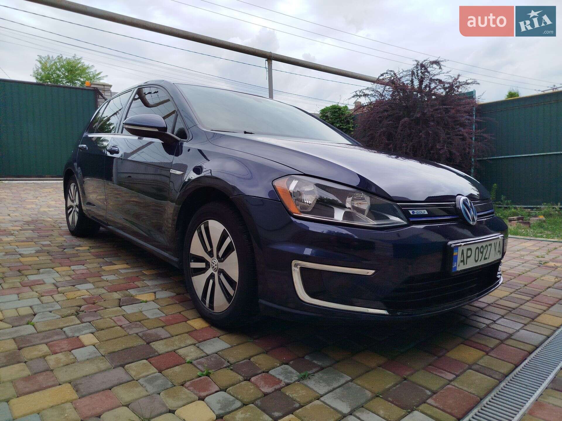 VOLKSWAGEN E-GOLF 2015