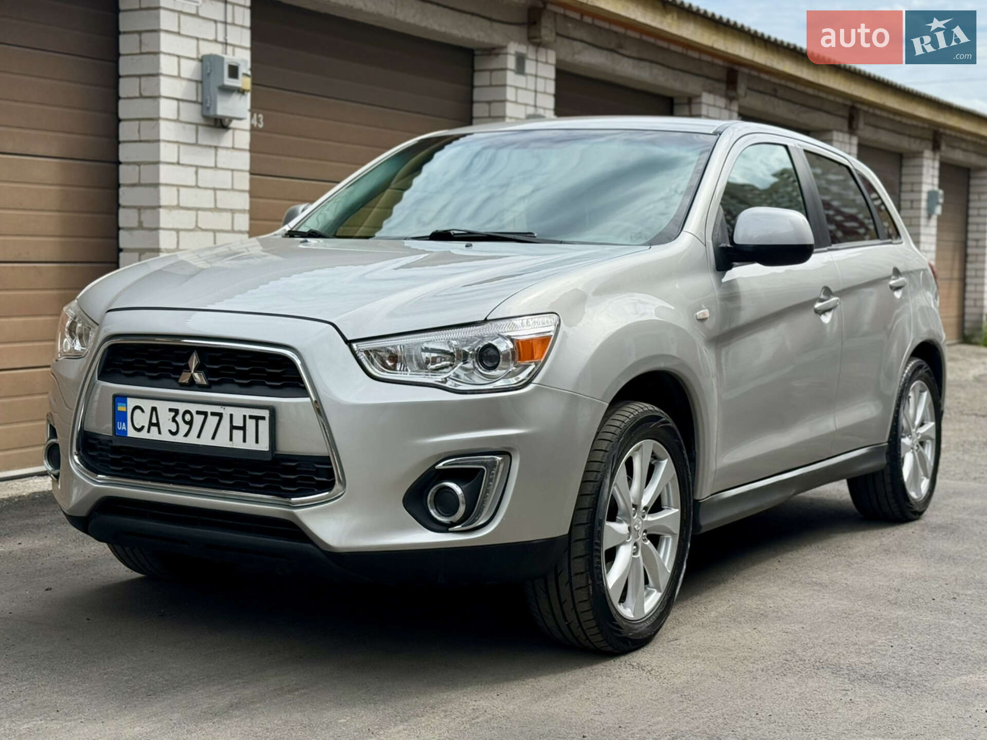 MITSUBISHI OUTLANDER 2014
