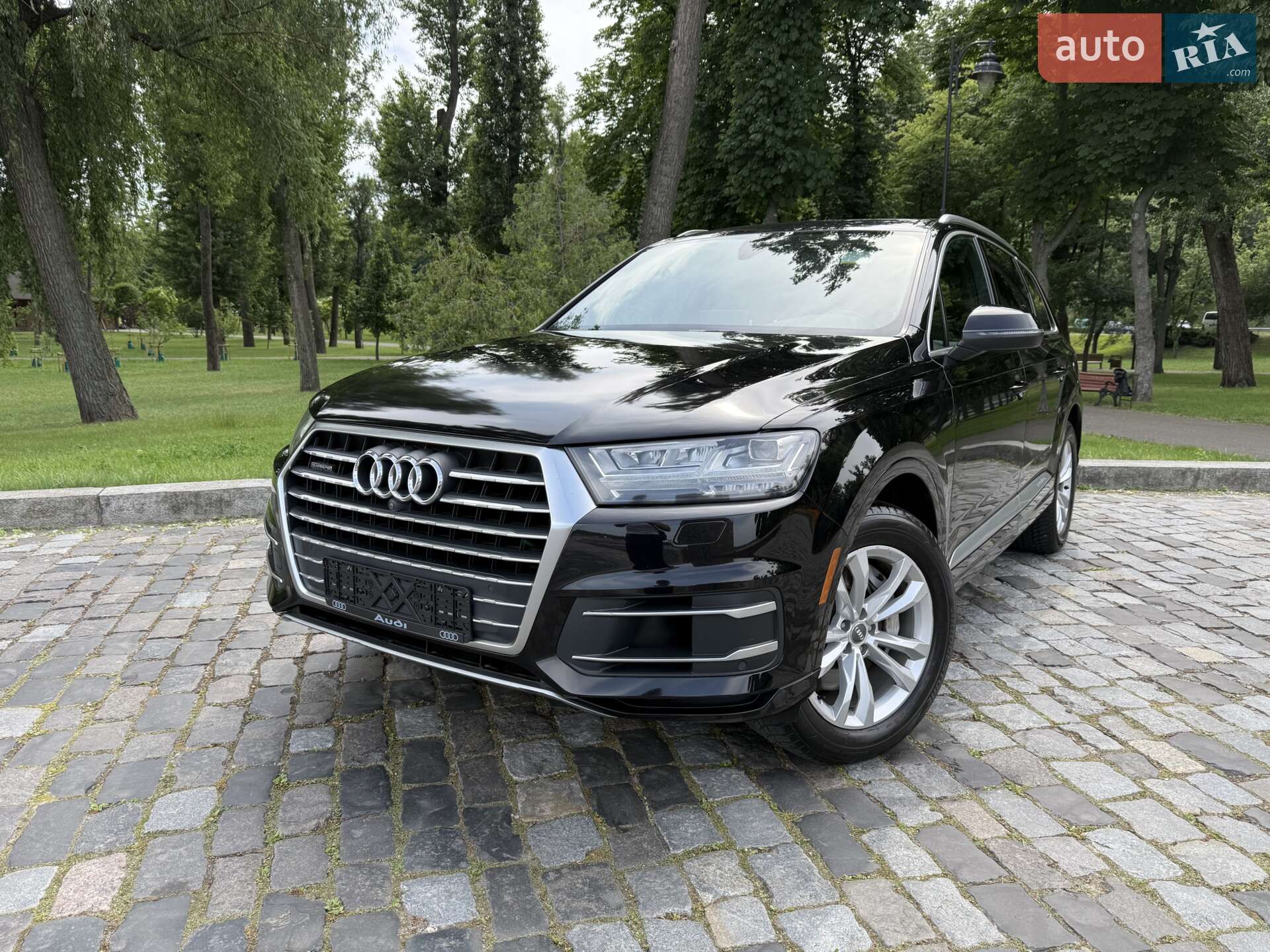 Головне фото звіту автомобіля AUDI Q7 2016