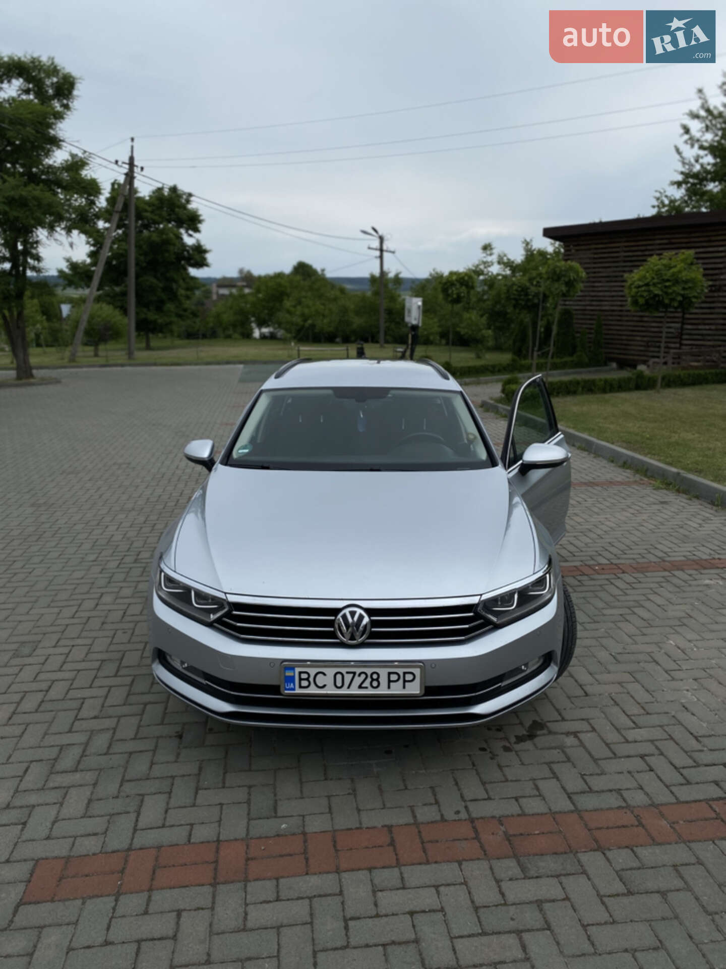 VOLKSWAGEN PASSAT 2016