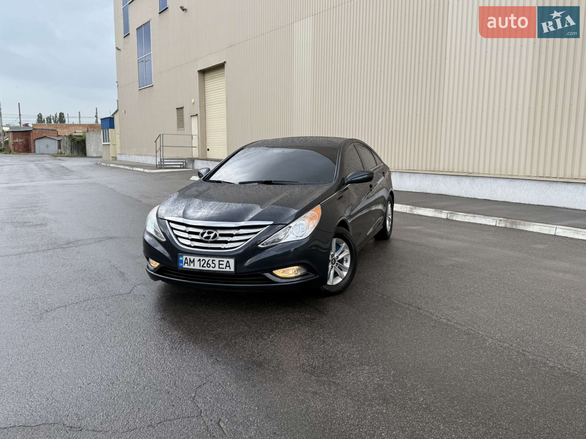 Головне фото звіту автомобіля HYUNDAI SONATA 2013