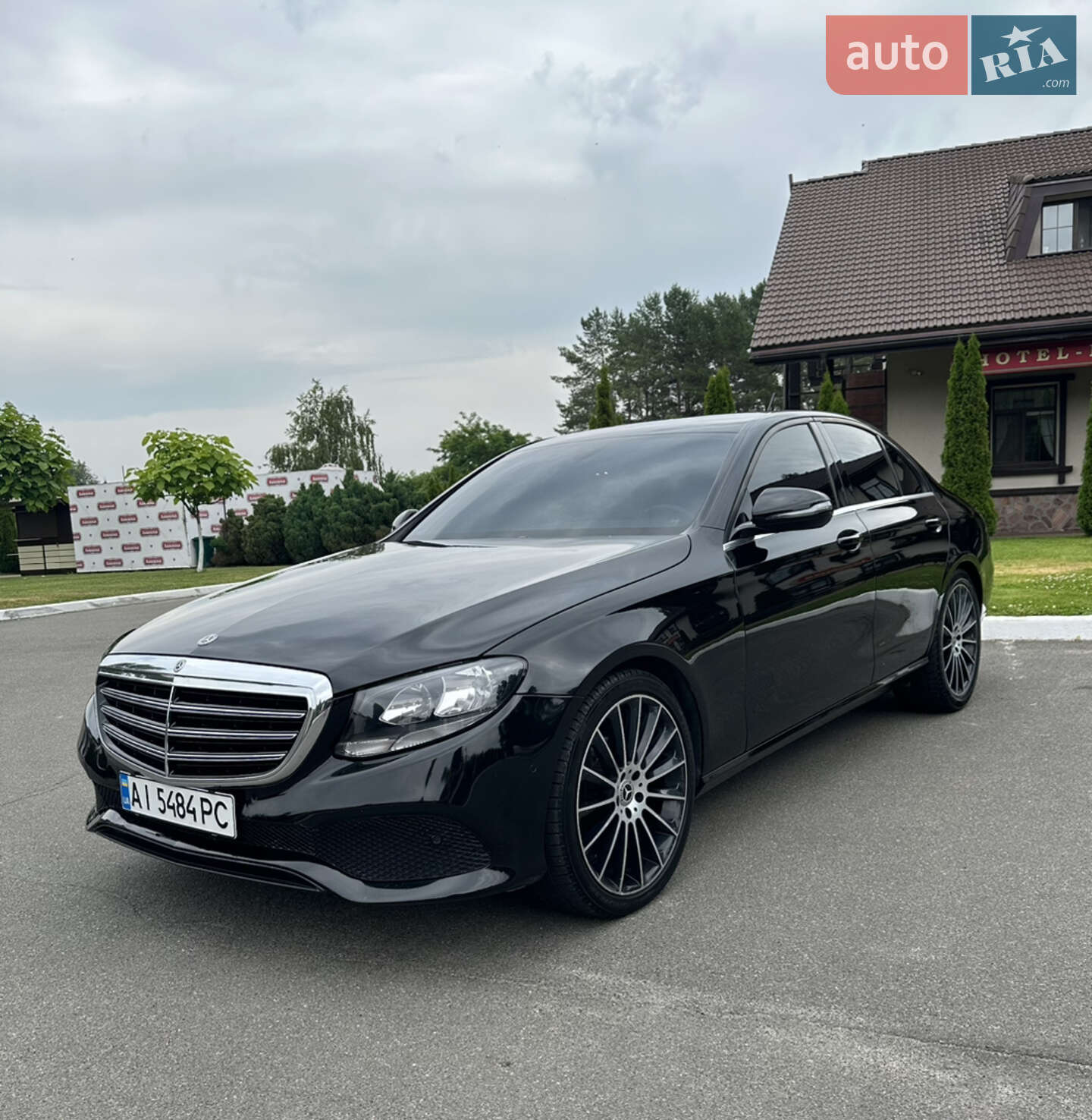 MERCEDES-BENZ E 200 2017