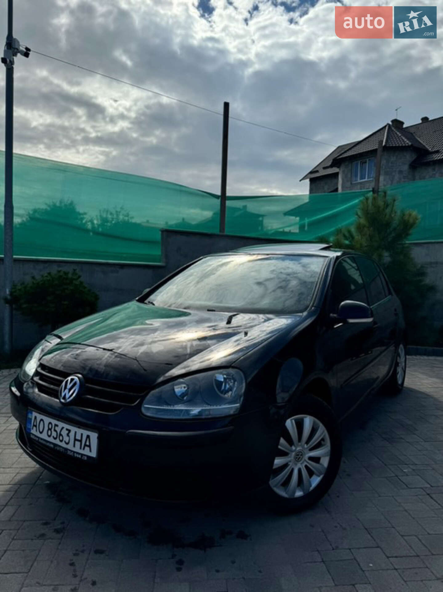 VOLKSWAGEN GOLF 2004