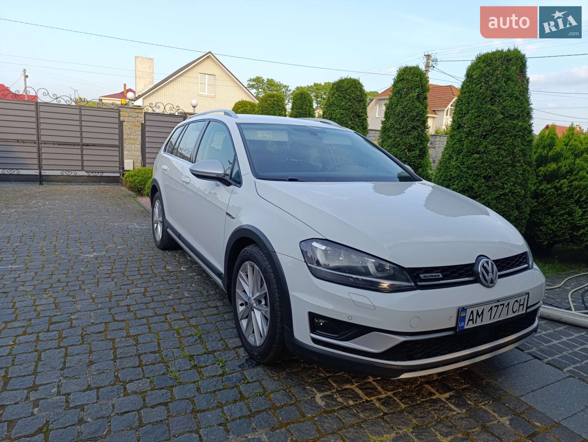 VOLKSWAGEN GOLF 2016
