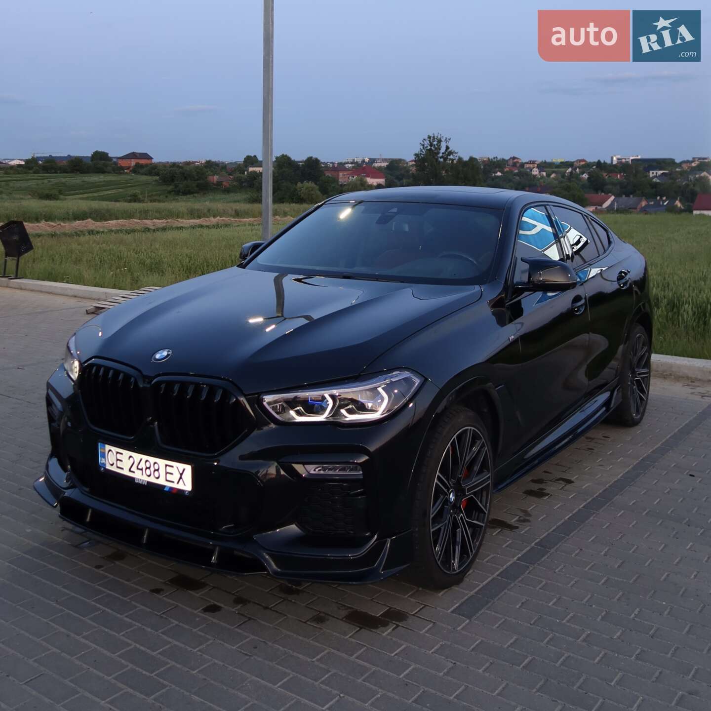 BMW X6 M50I