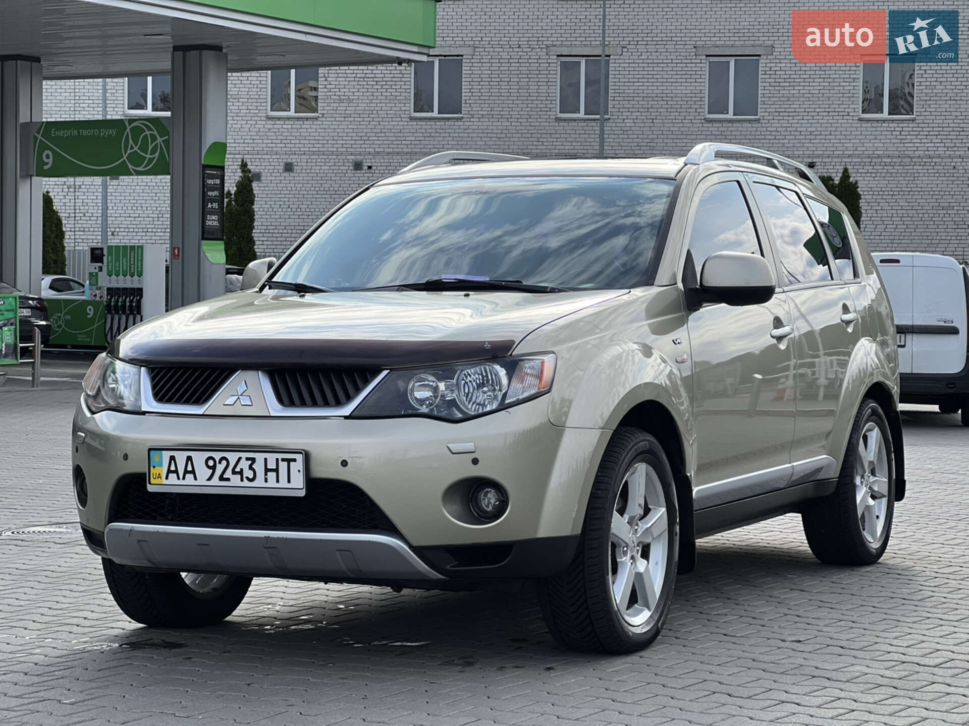 MITSUBISHI OUTLANDER 2008