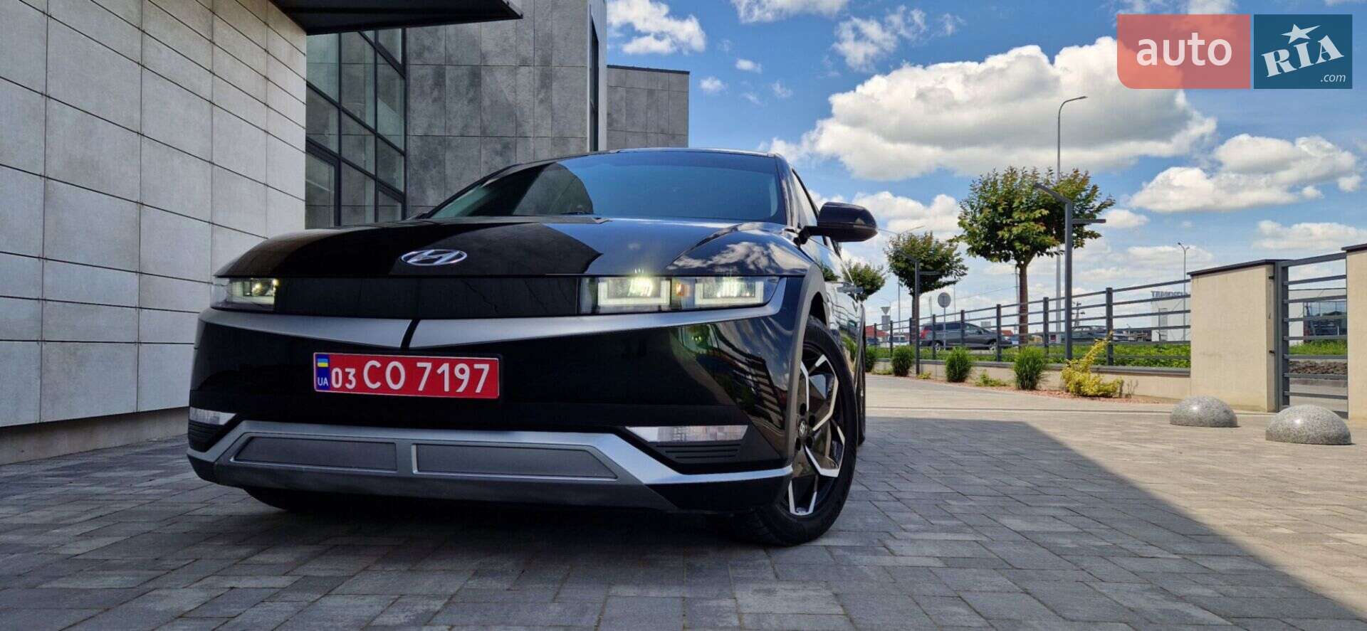 Головне фото звіту автомобіля HYUNDAI IONIQ 5 2022