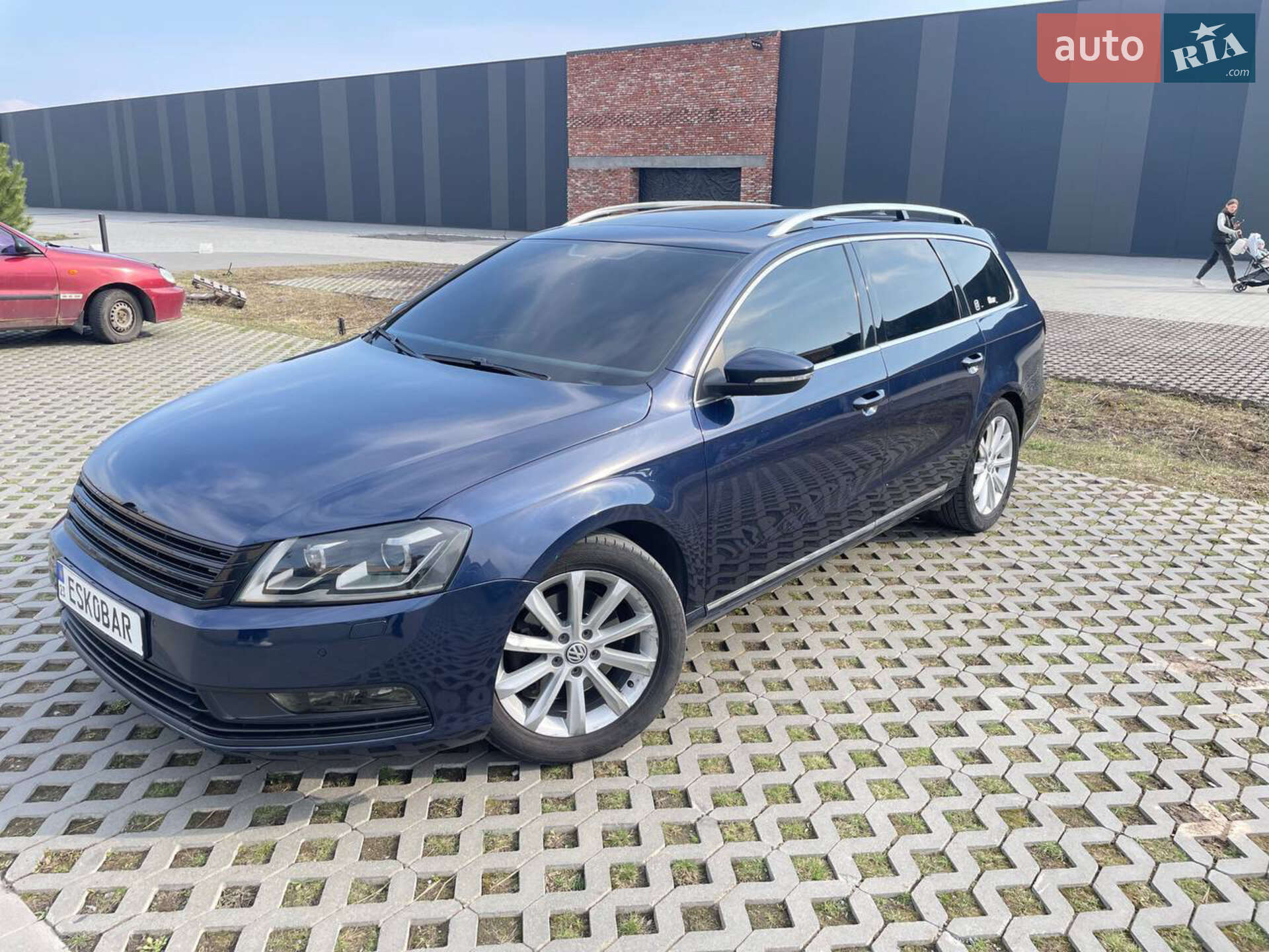 VOLKSWAGEN PASSAT 2011