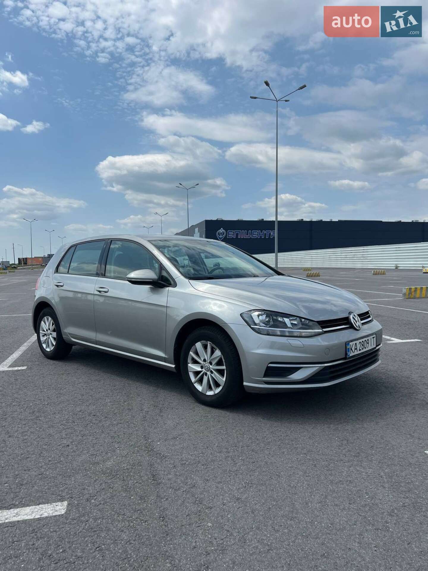 VOLKSWAGEN GOLF 2019