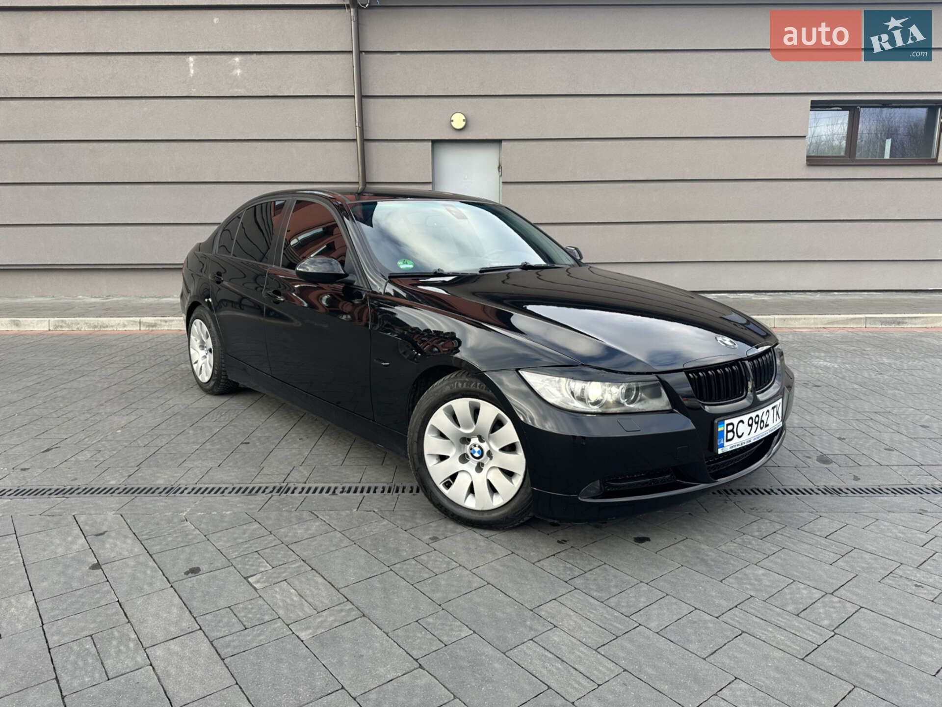 Головне фото звіту автомобіля BMW 320D 2005