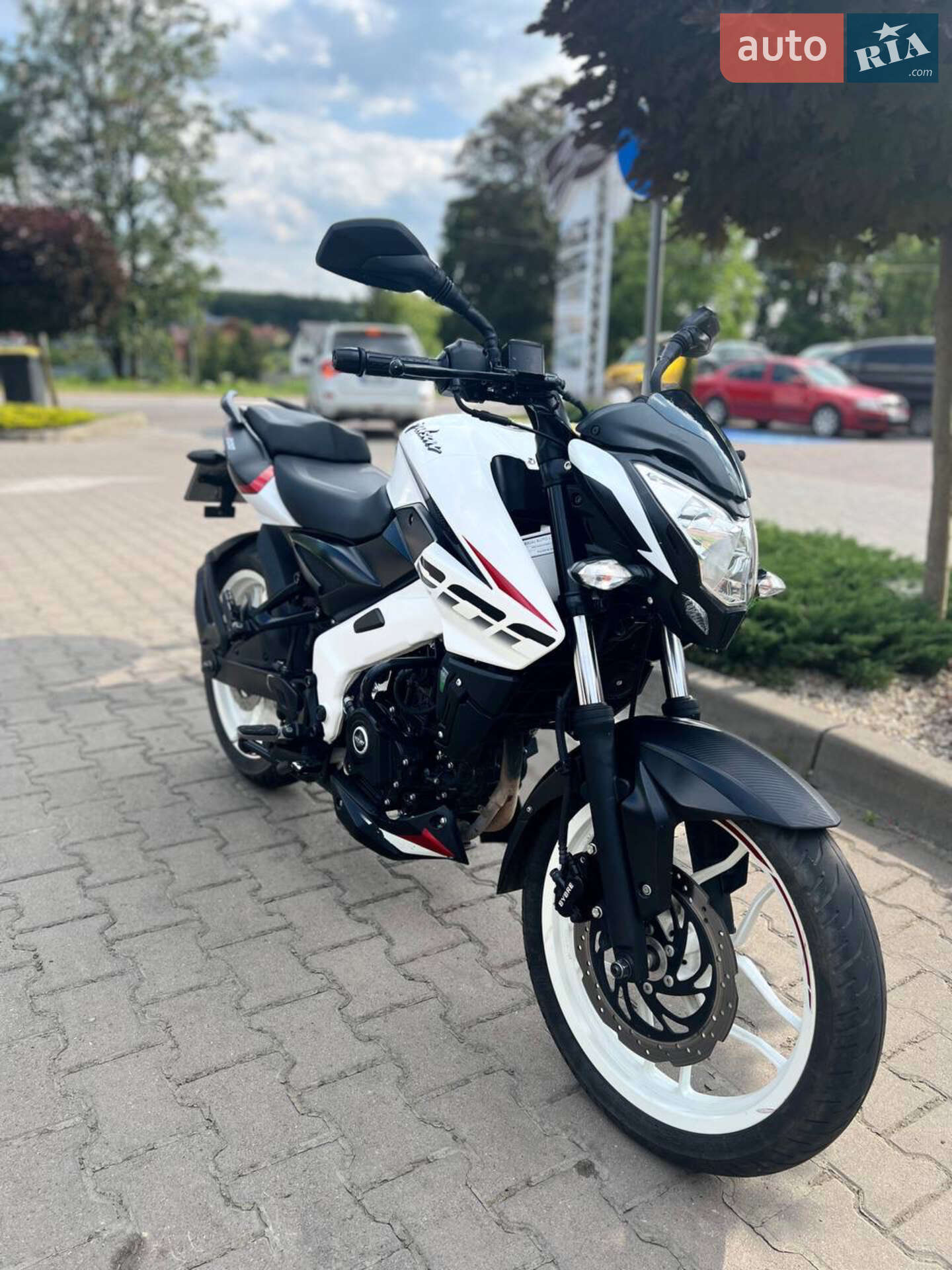 BAJAJ PULSAR NS200 2021