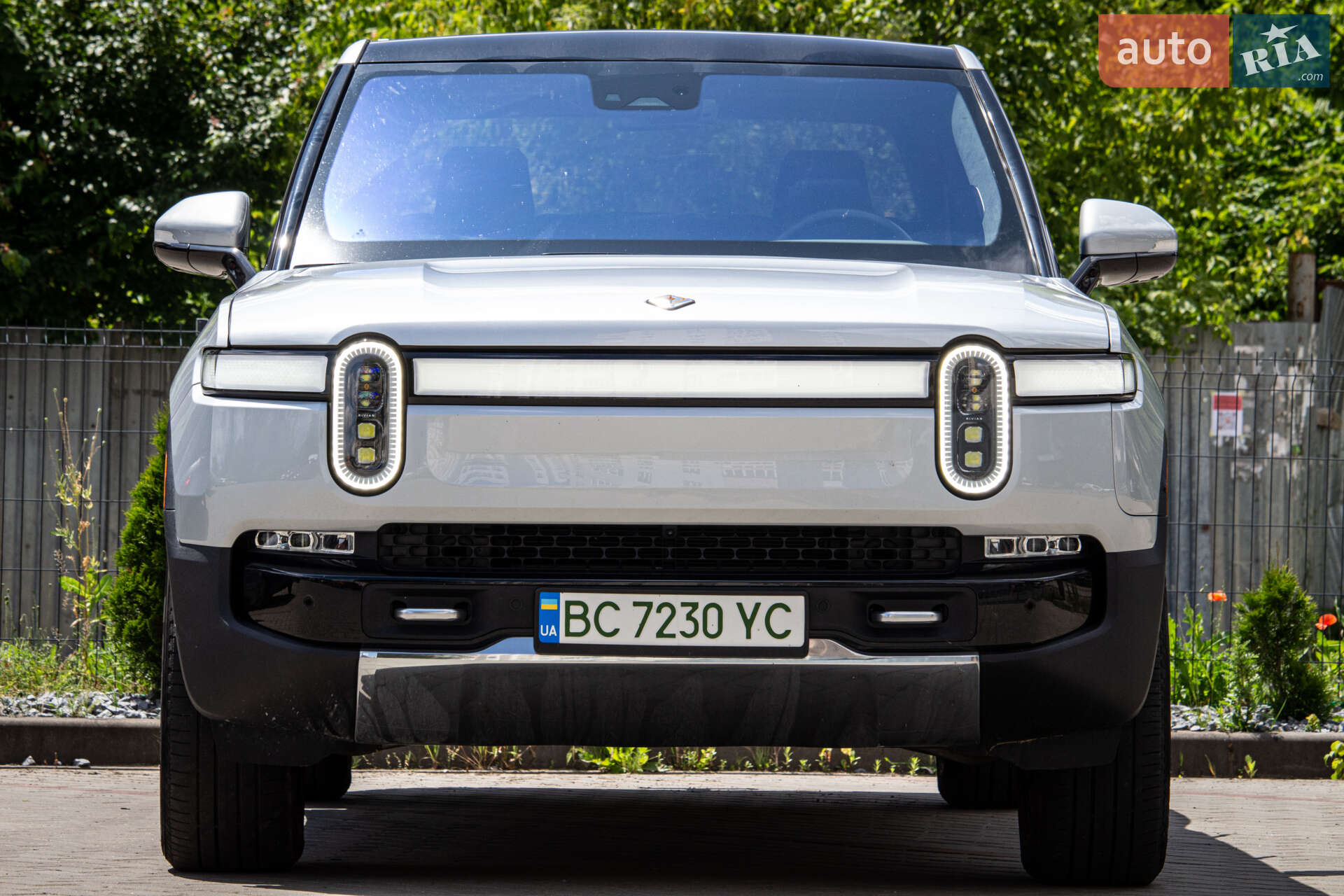 RIVIAN R1S 2022
