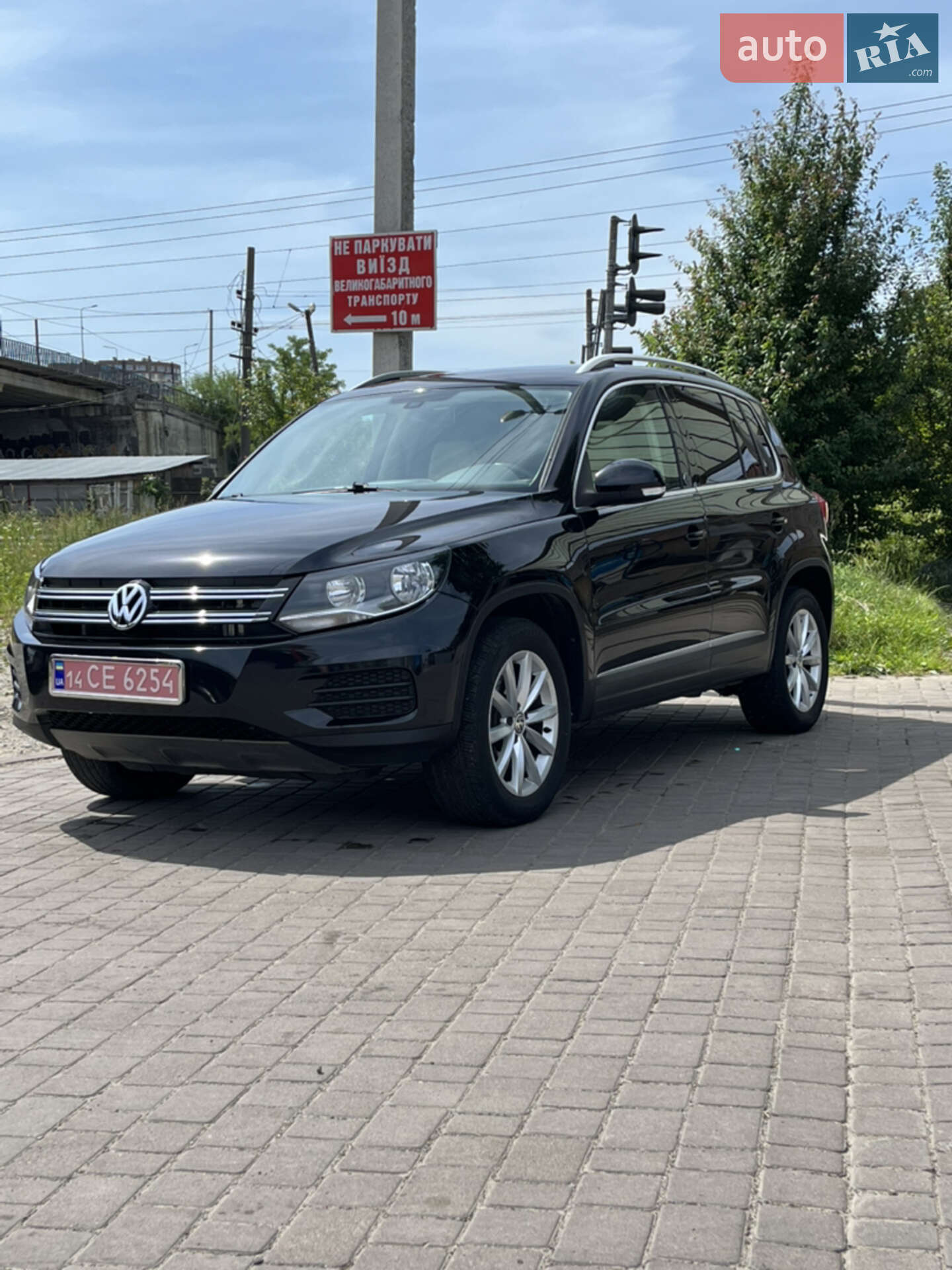 VOLKSWAGEN TIGUAN 2016