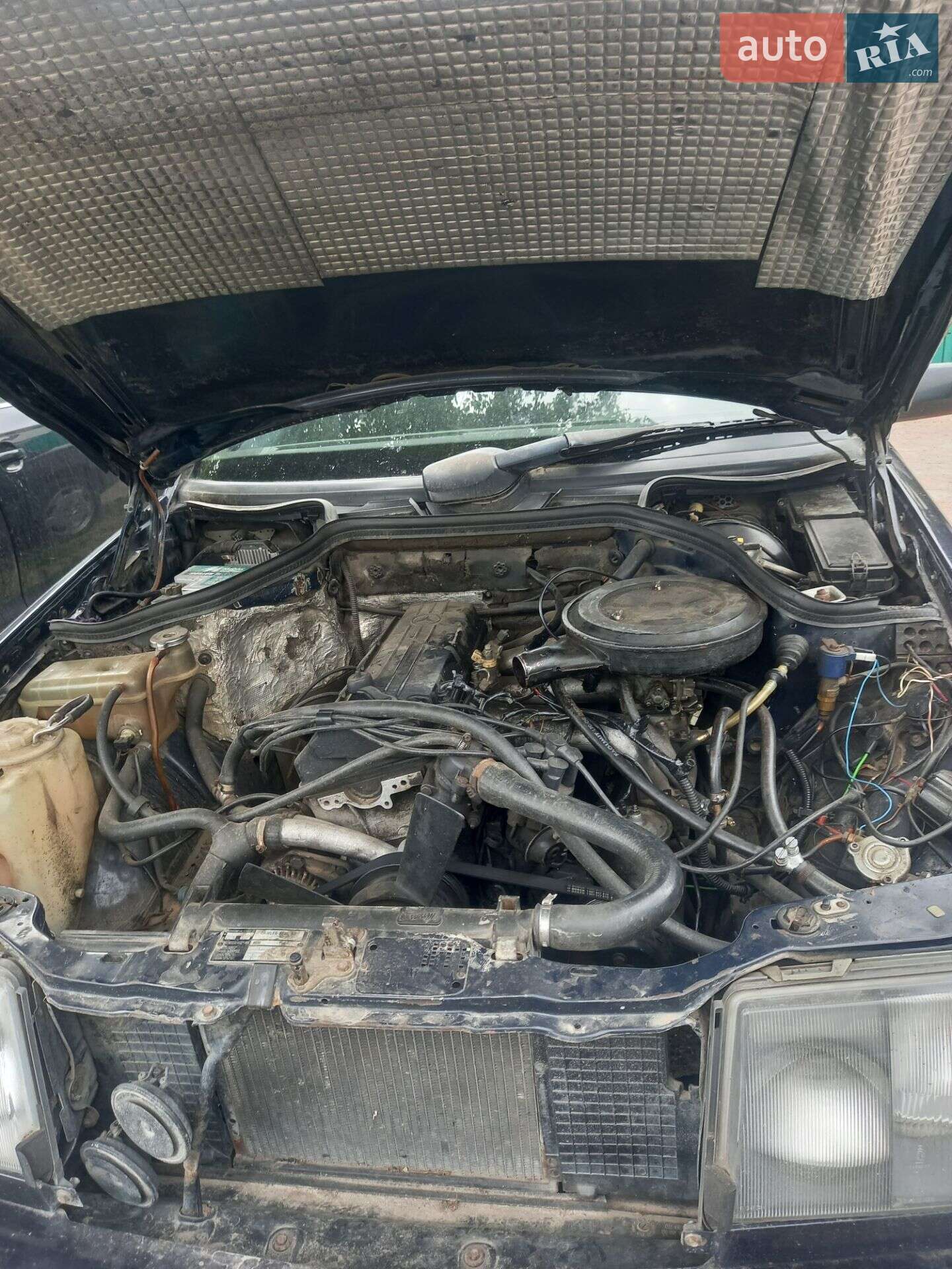 MERCEDES-BENZ 200 1988
