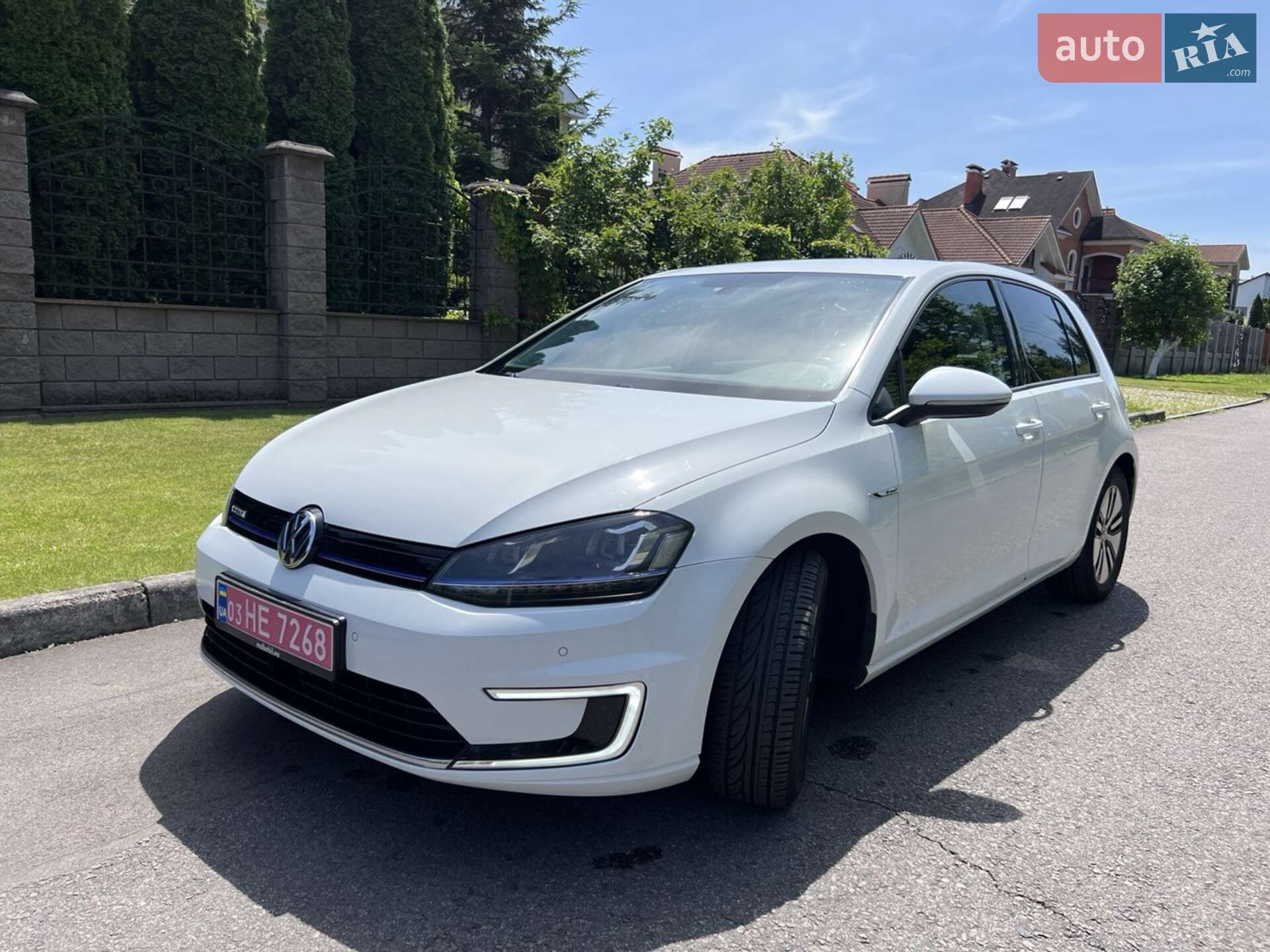 VOLKSWAGEN E-GOLF 2014