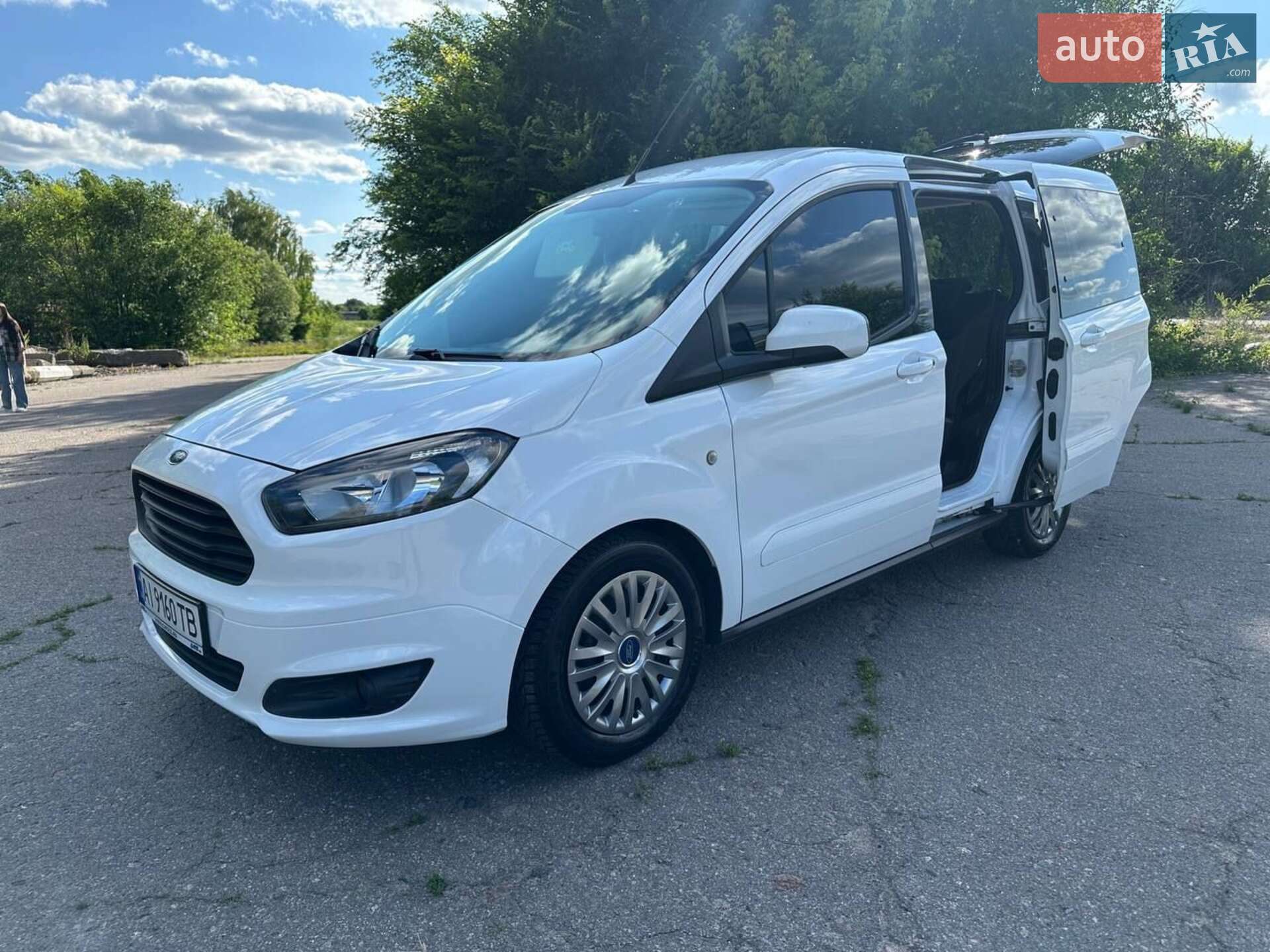 FORD TOURNEO COURIER 2017