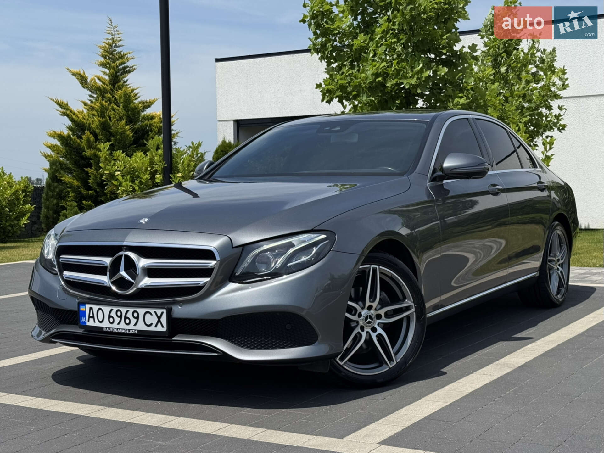 MERCEDES-BENZ E 220 D 2016