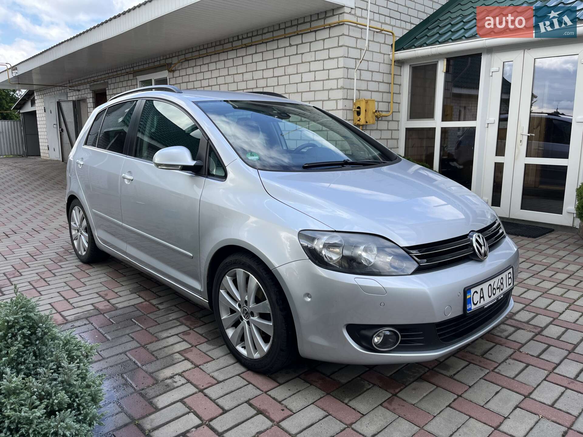VOLKSWAGEN GOLF PLUS 2010