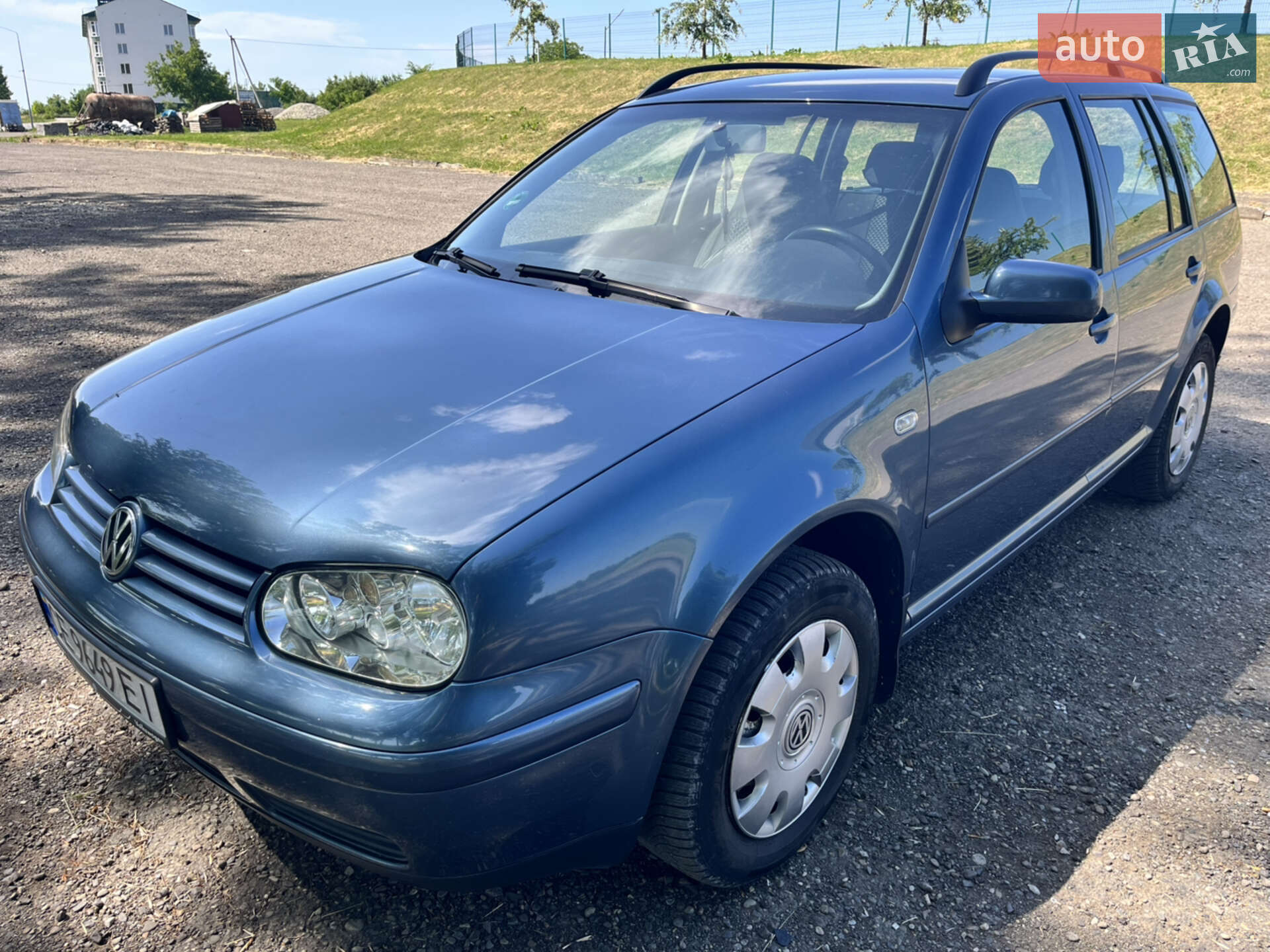 VOLKSWAGEN GOLF 2003