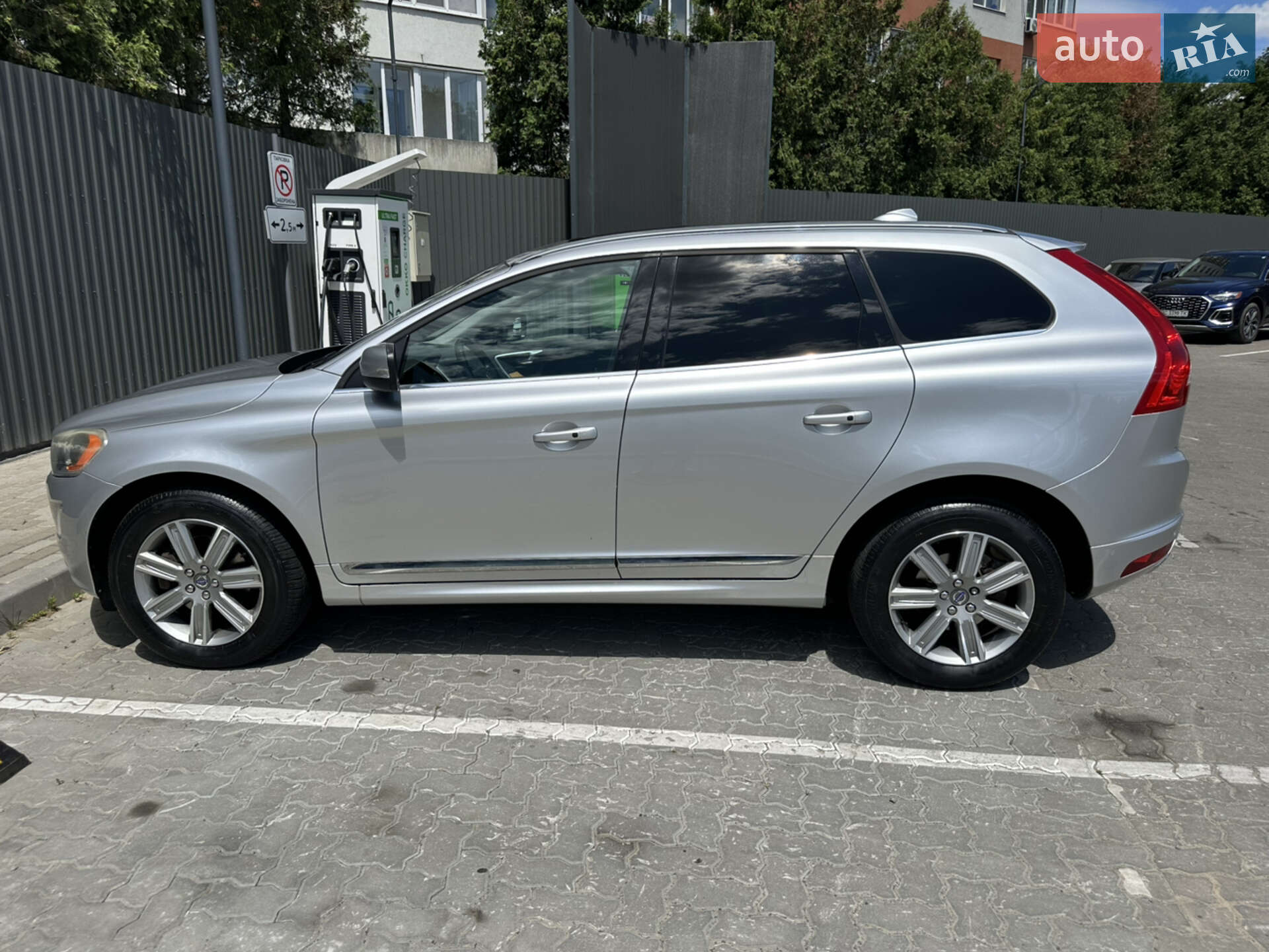 Головне фото звіту автомобіля VOLVO XC60 2017