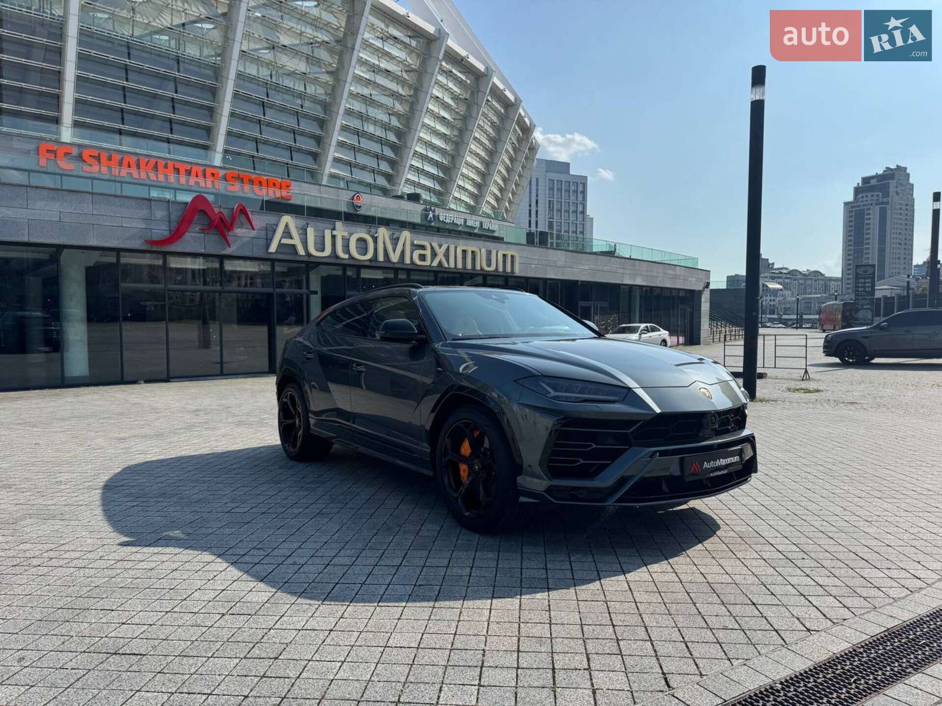 LAMBORGHINI URUS 2019