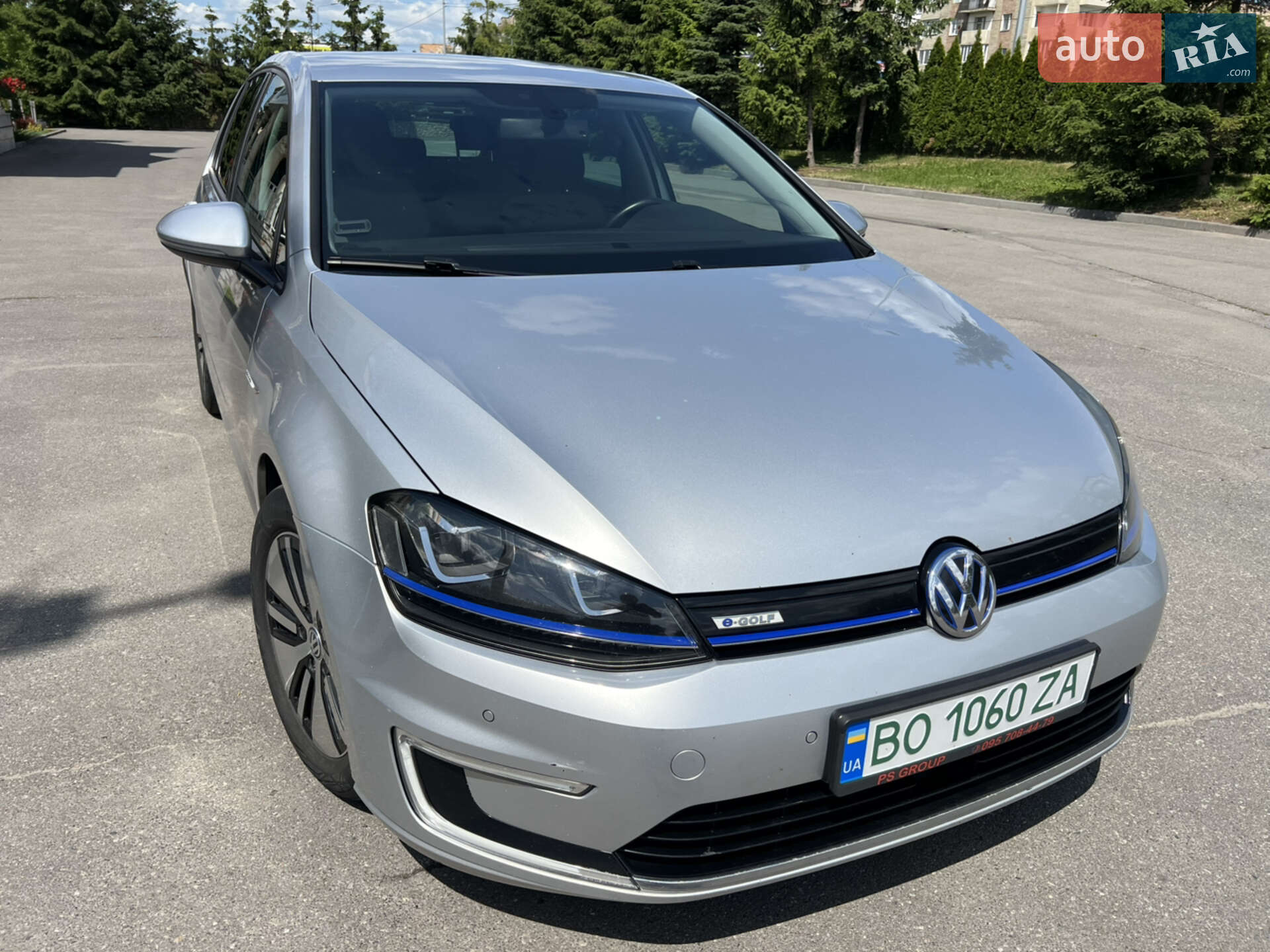 VOLKSWAGEN E-GOLF 2015