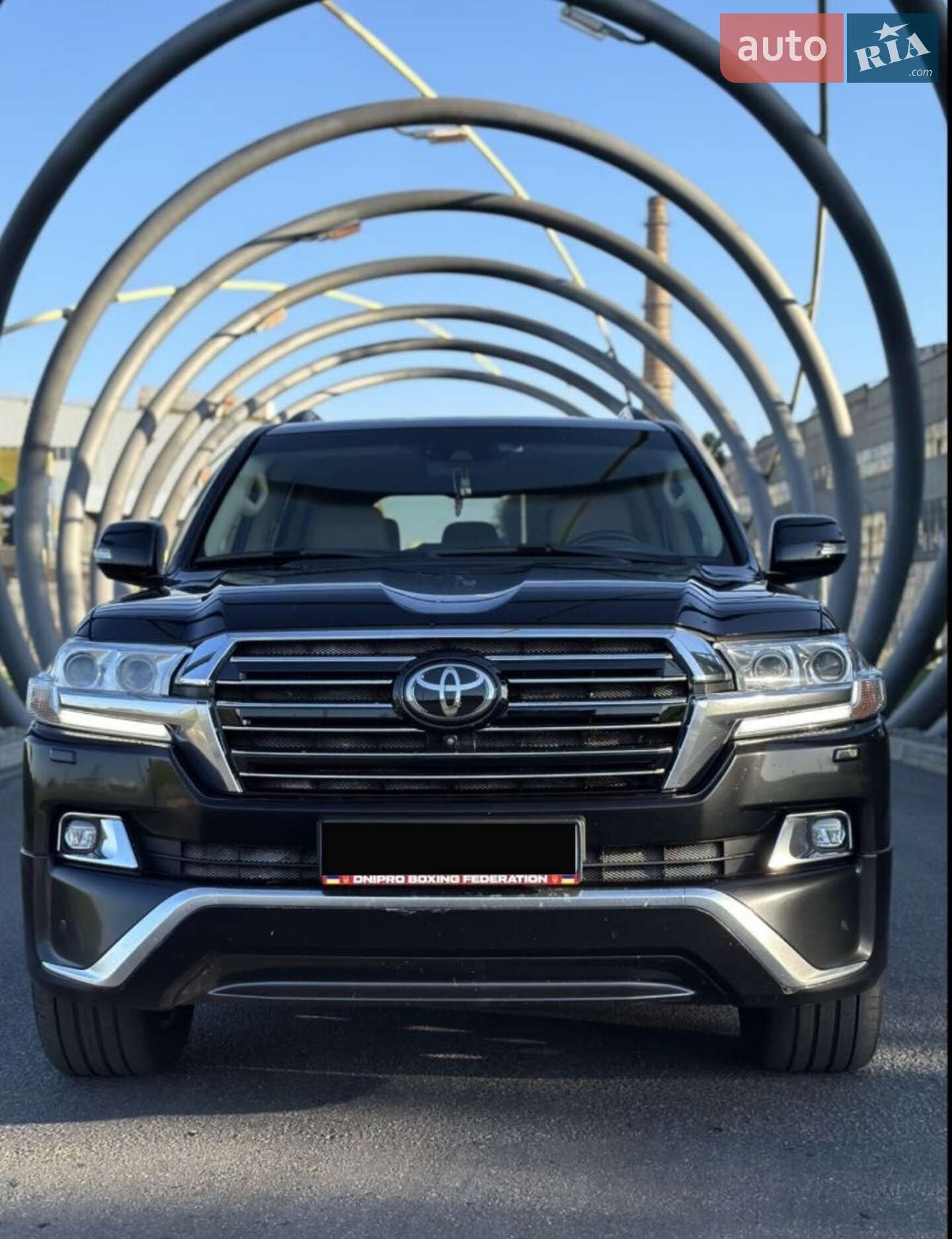TOYOTA LAND CRUISER 200