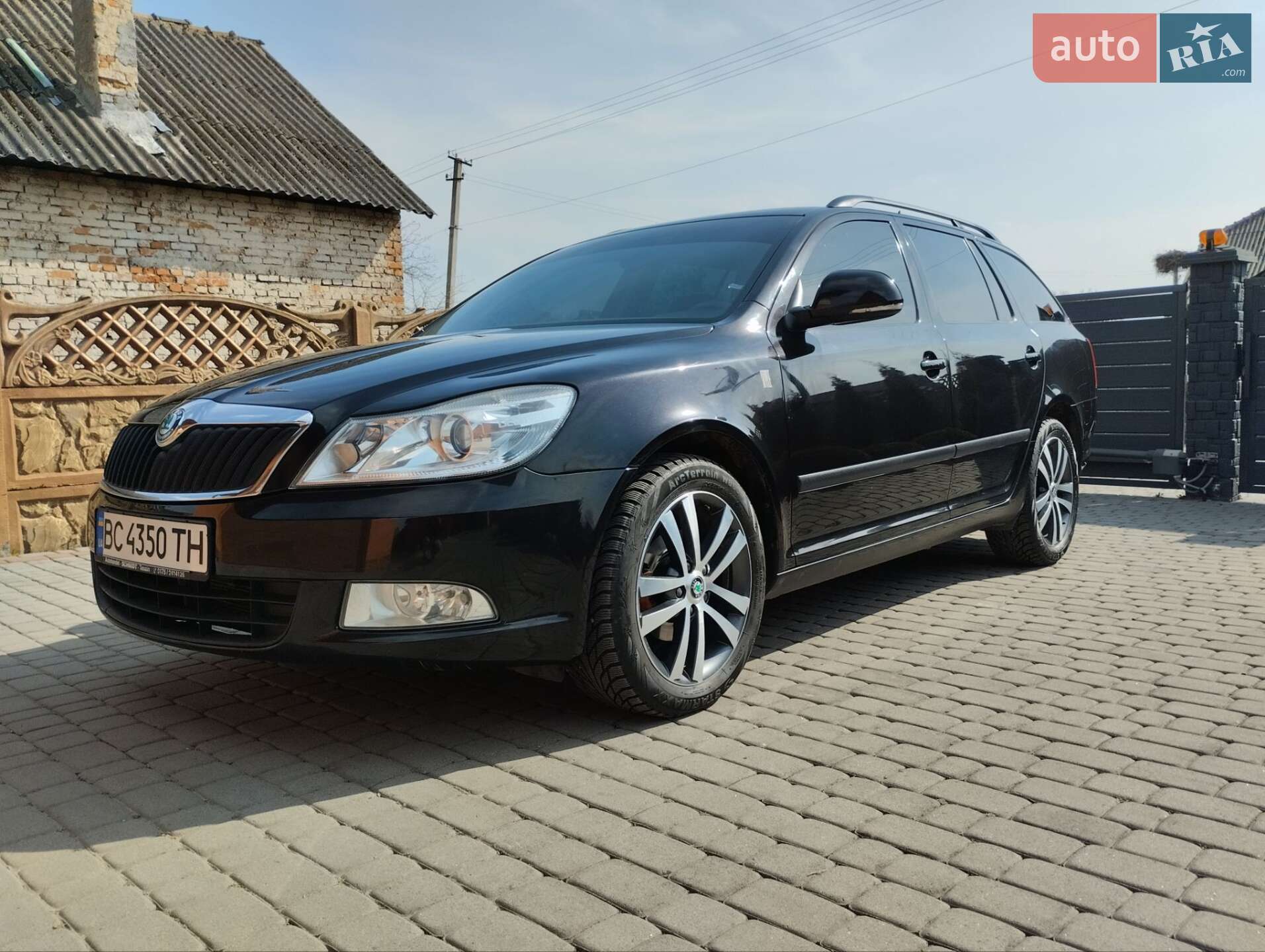 Головне фото звіту автомобіля SKODA OCTAVIA 2012