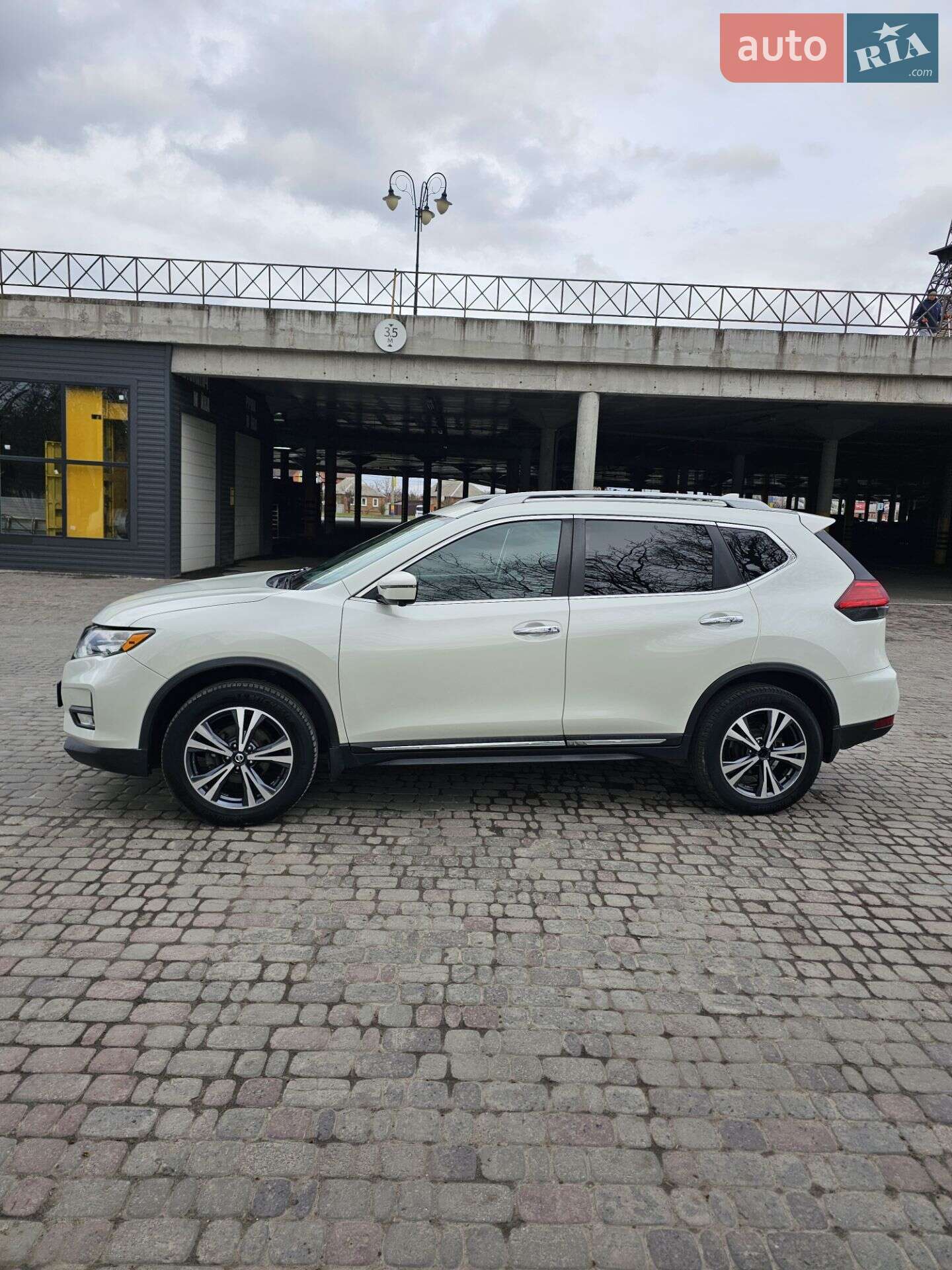 Головне фото звіту автомобіля NISSAN ROGUE 2017