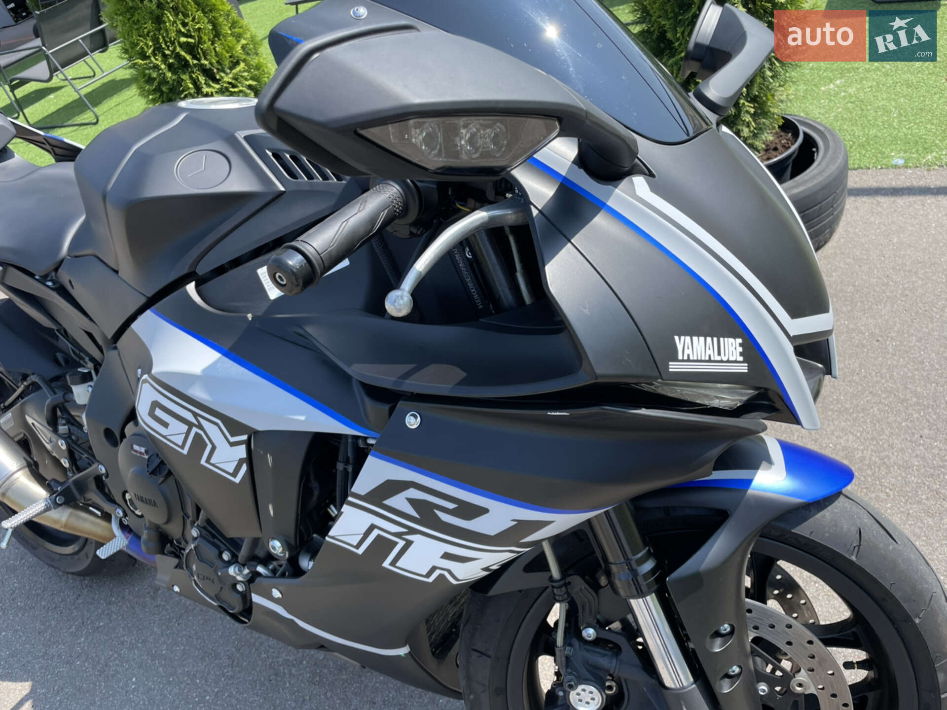 YAMAHA YZF-R1 2023