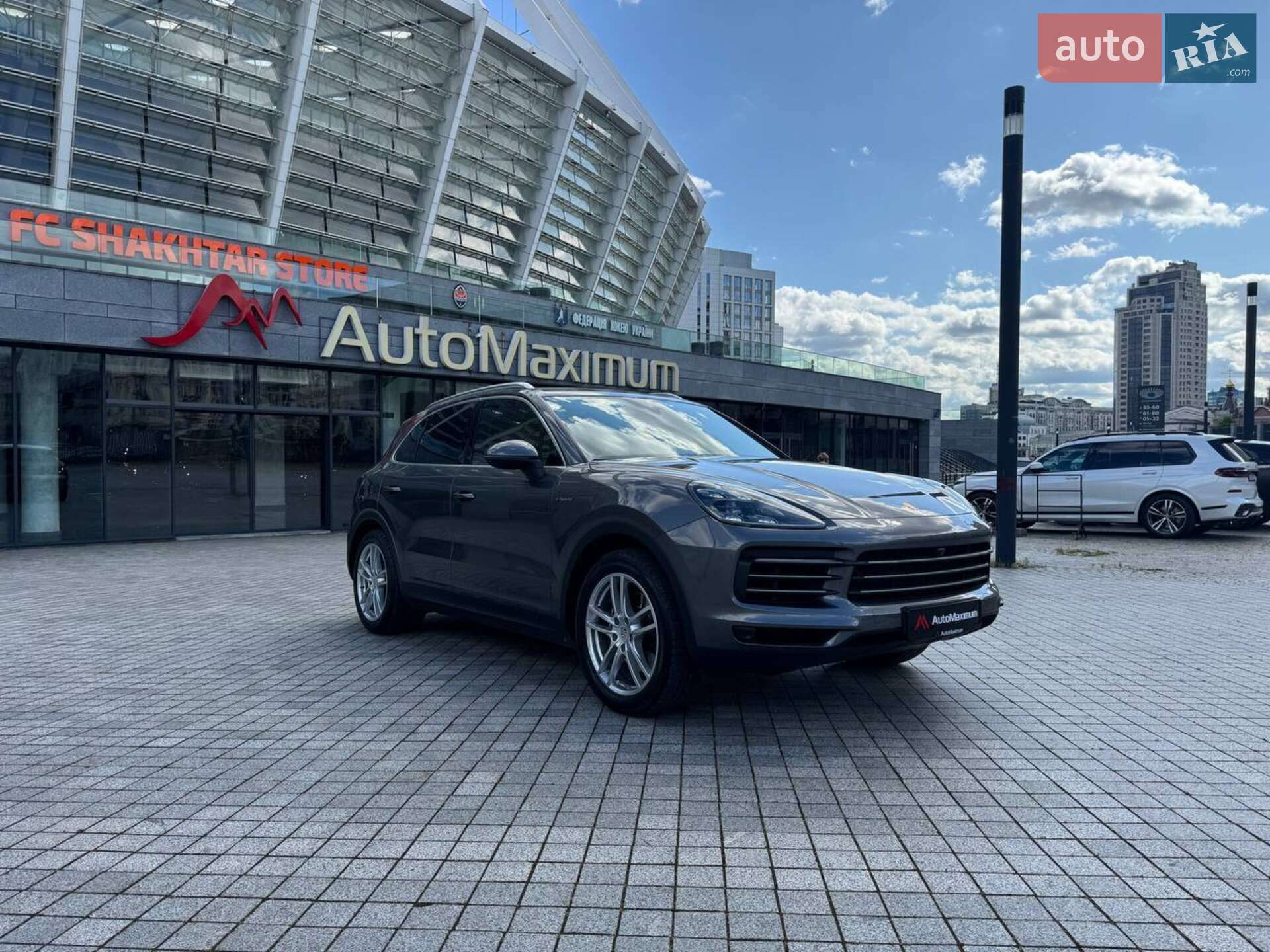 Головне фото звіту автомобіля PORSCHE CAYENNE 2020