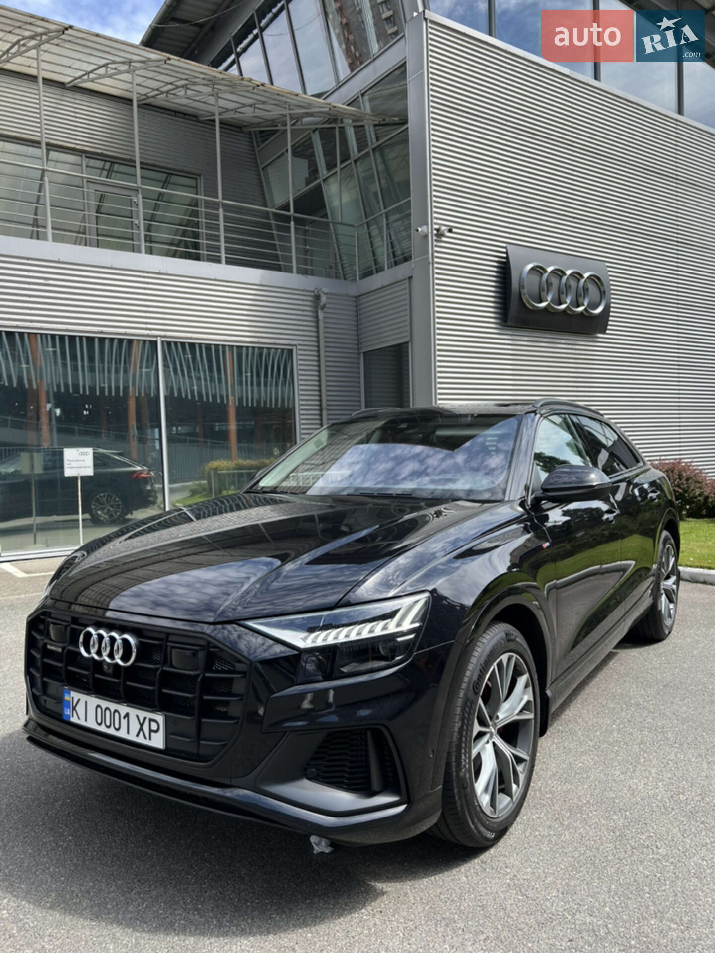 AUDI Q8